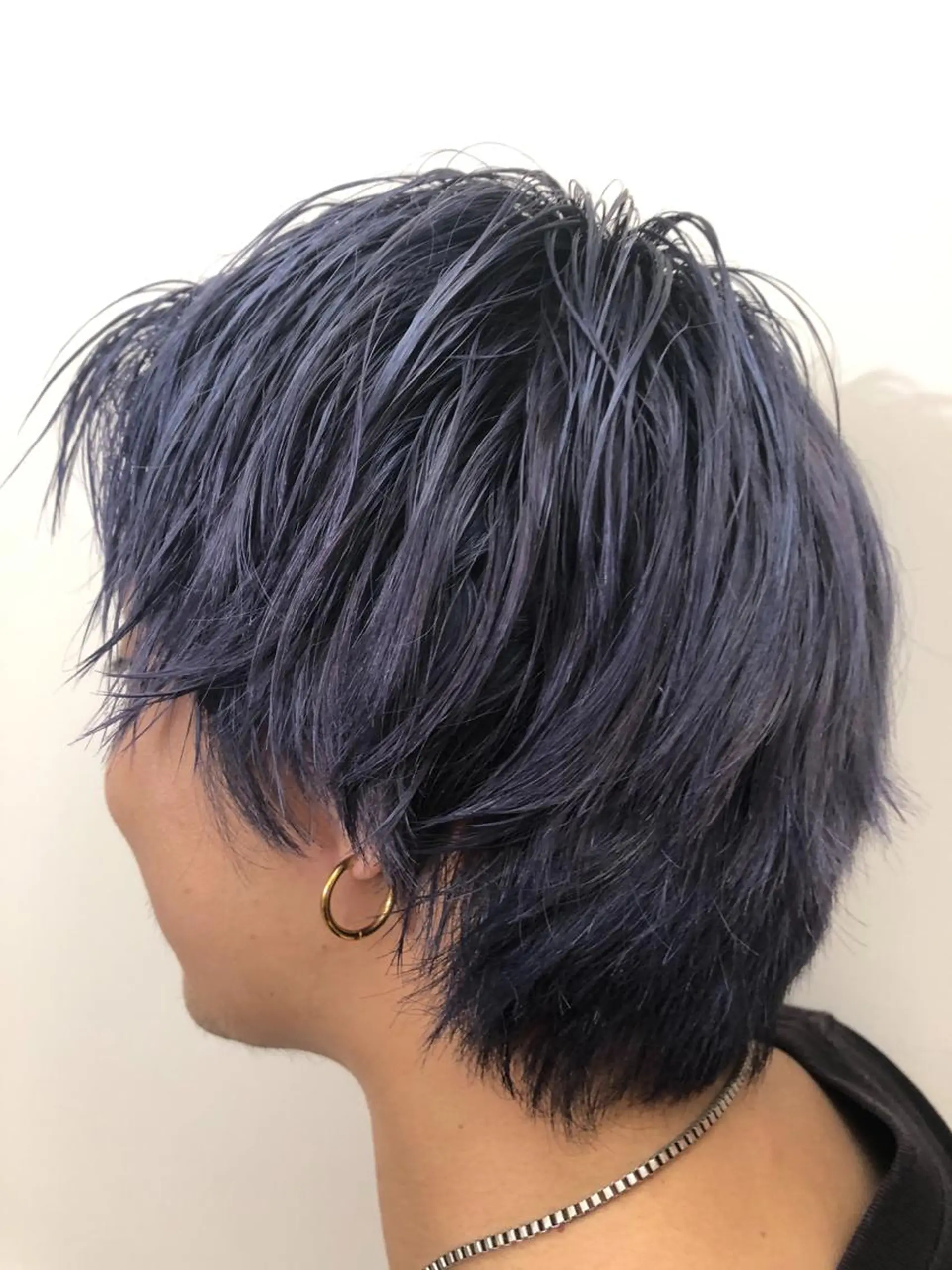 ショート カラー ブリーチ シルバー メンズカットパーマ ✂️ JOYAのヘアスタイル