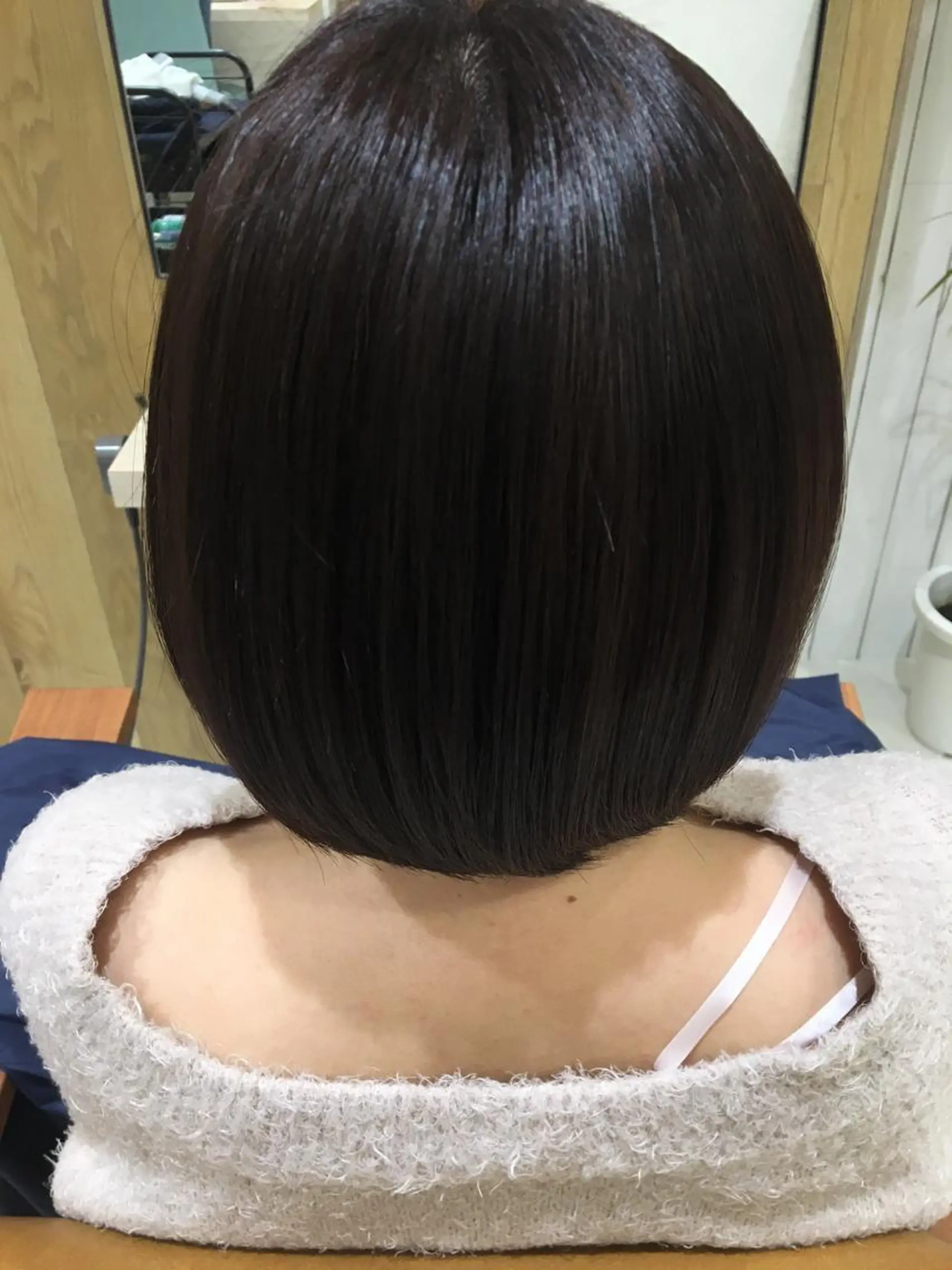 ショート カラー パーマ 伊藤 麻菜実のヘアスタイル