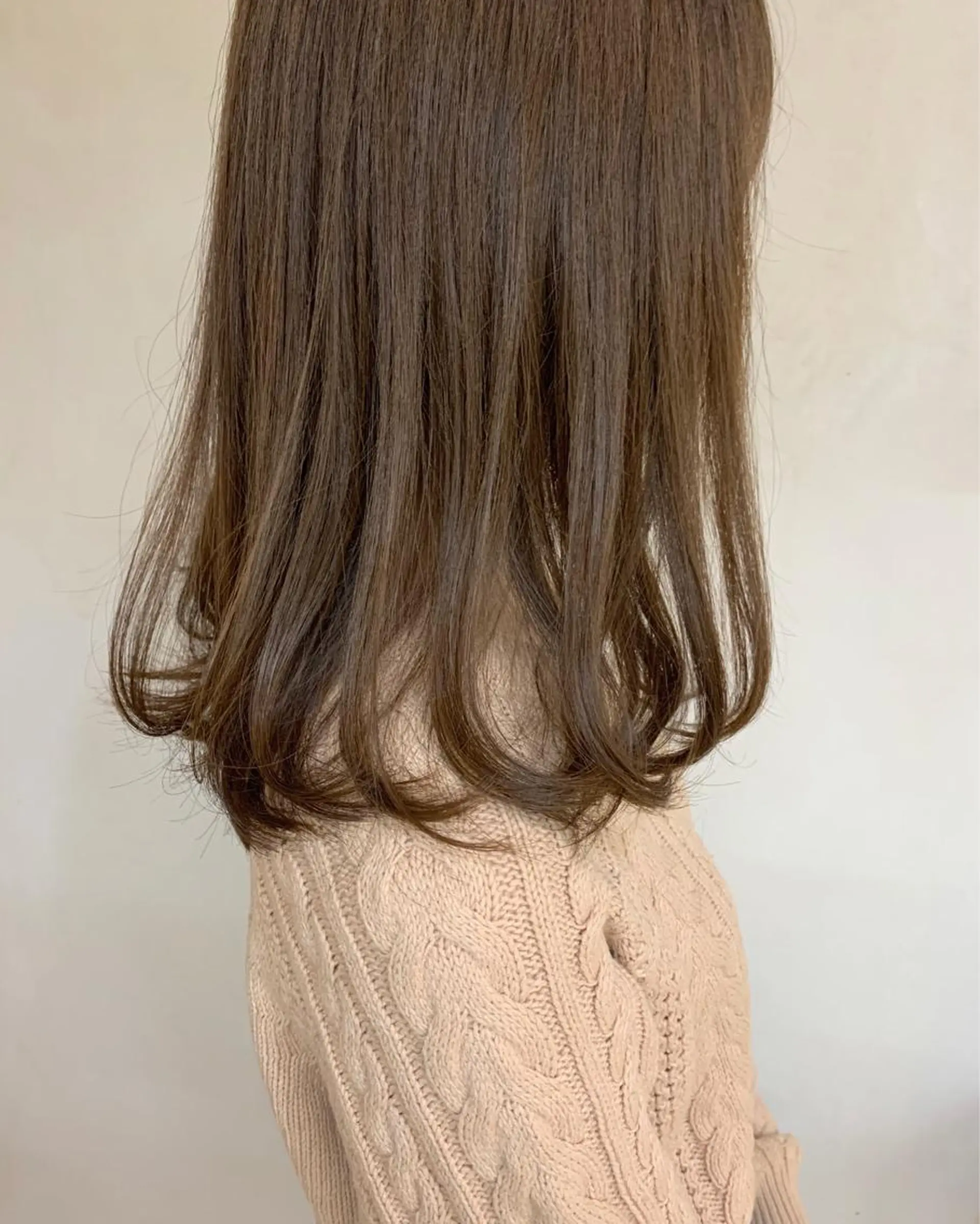 セミロング Click所属・クニモトハルナ ボブ/柔らかカラーのヘアスタイル