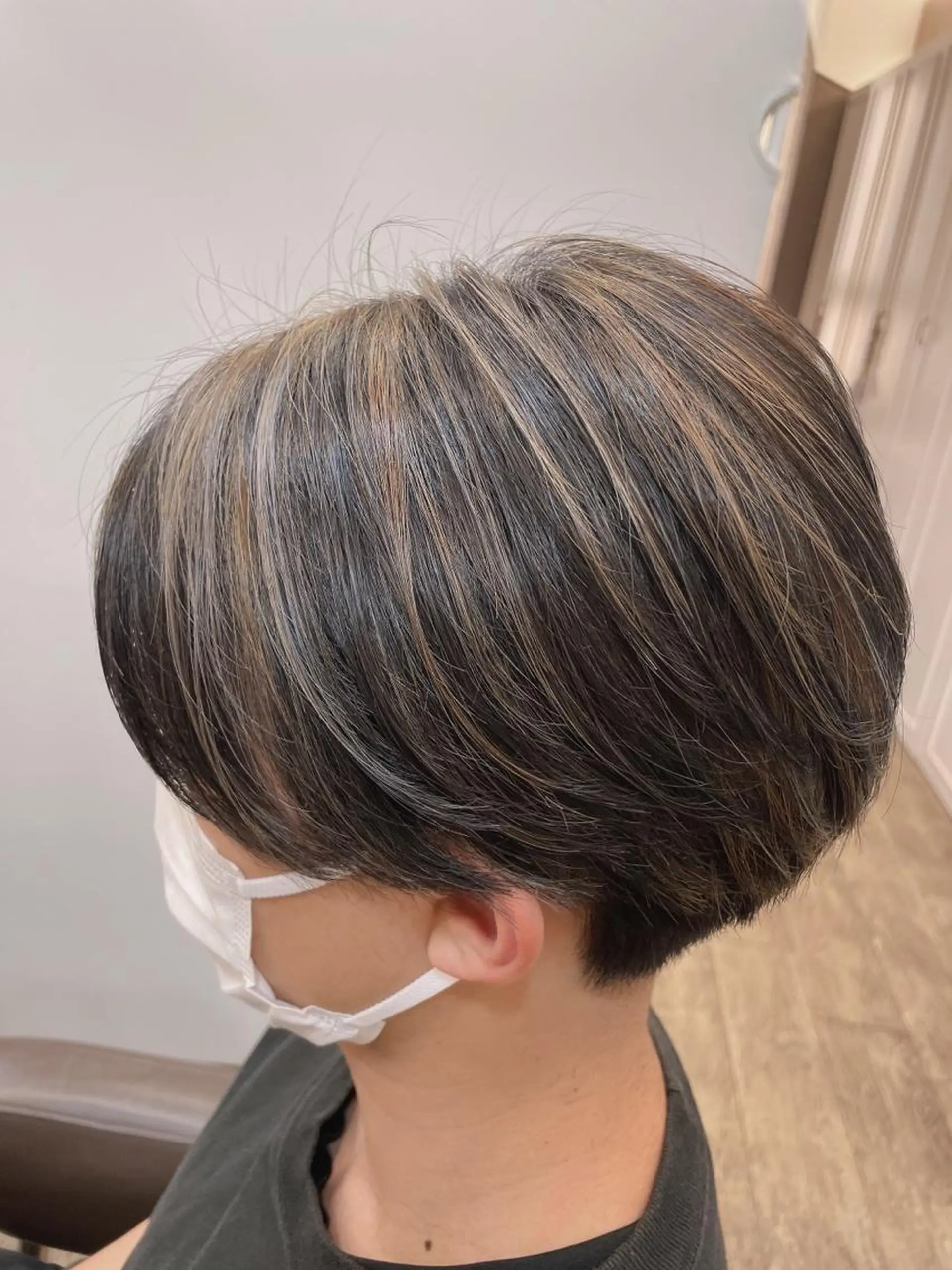 ショート メンズ メンズハイライト ハイライト ヘアカラー 尚平 40代からの 髪質改善専門のその他イメージ