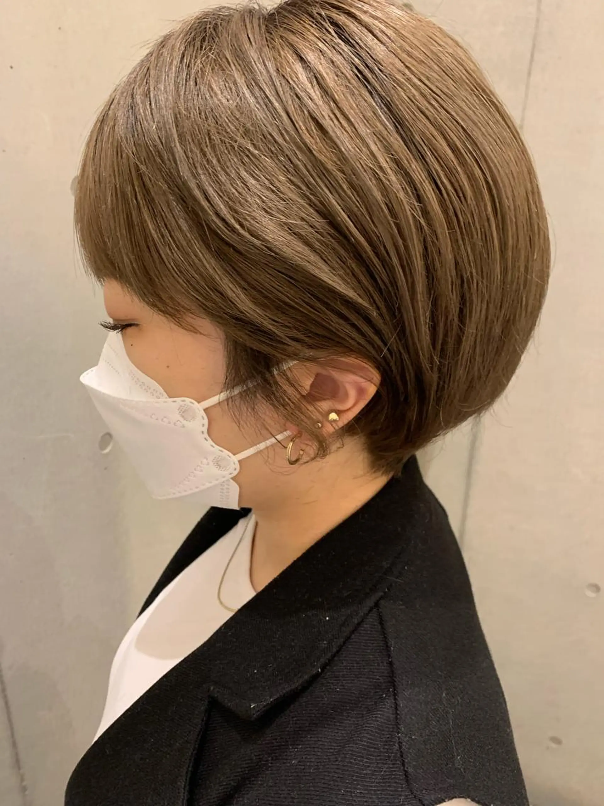 ショート Asti blanche所属・ブリーチなしWカラー /地毛風/小林凪沙のヘアスタイル