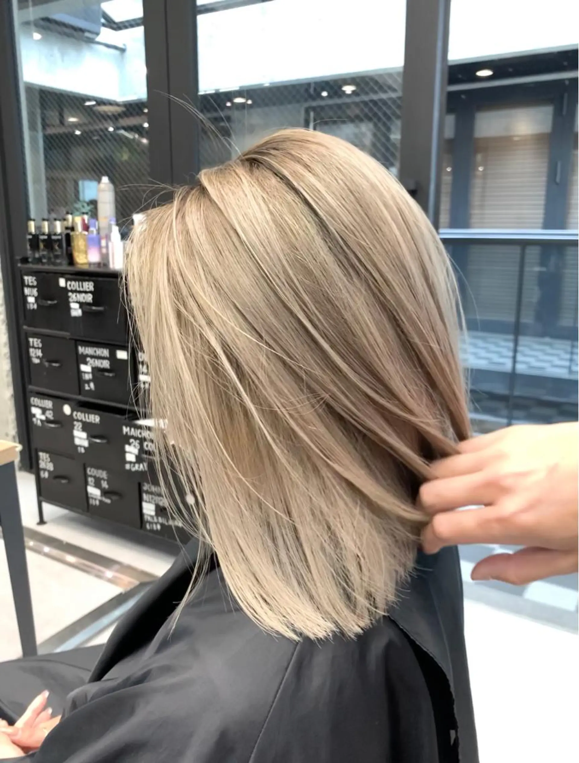 セミロング カラー LUSTRE クロサワのヘアスタイル