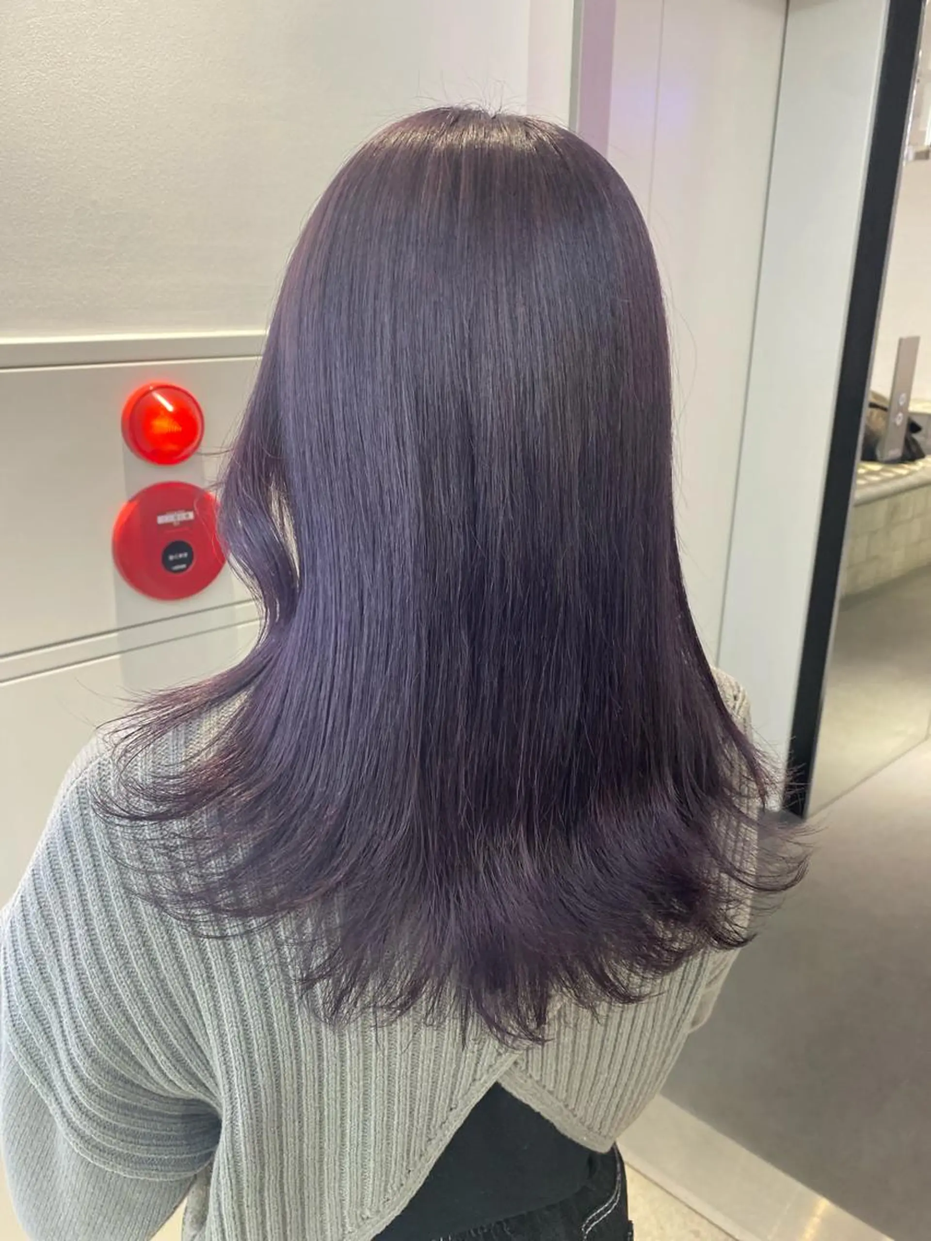 セミロング カラー ブリーチ ラベンダーカラー レイヤー/ハイトーン 🧸SENAのヘアスタイル