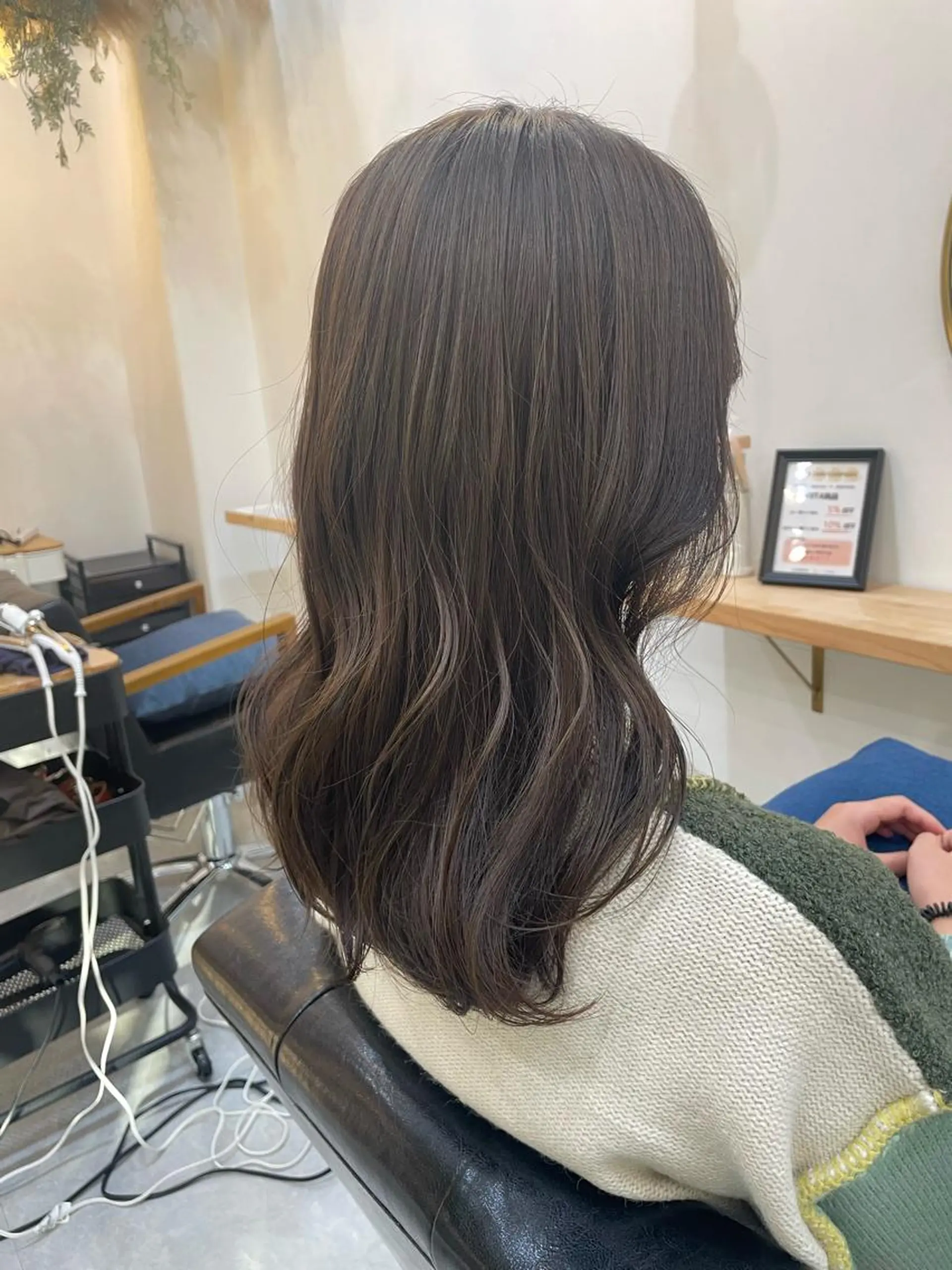 セミロング カラー 高梨 菜々のヘアスタイル