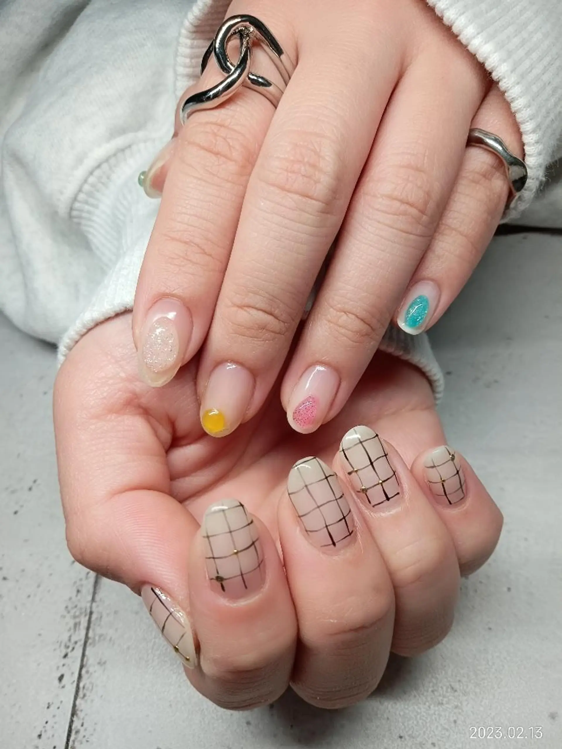 ミディアム ハンドネイル 中岡 萌のネイルデザイン