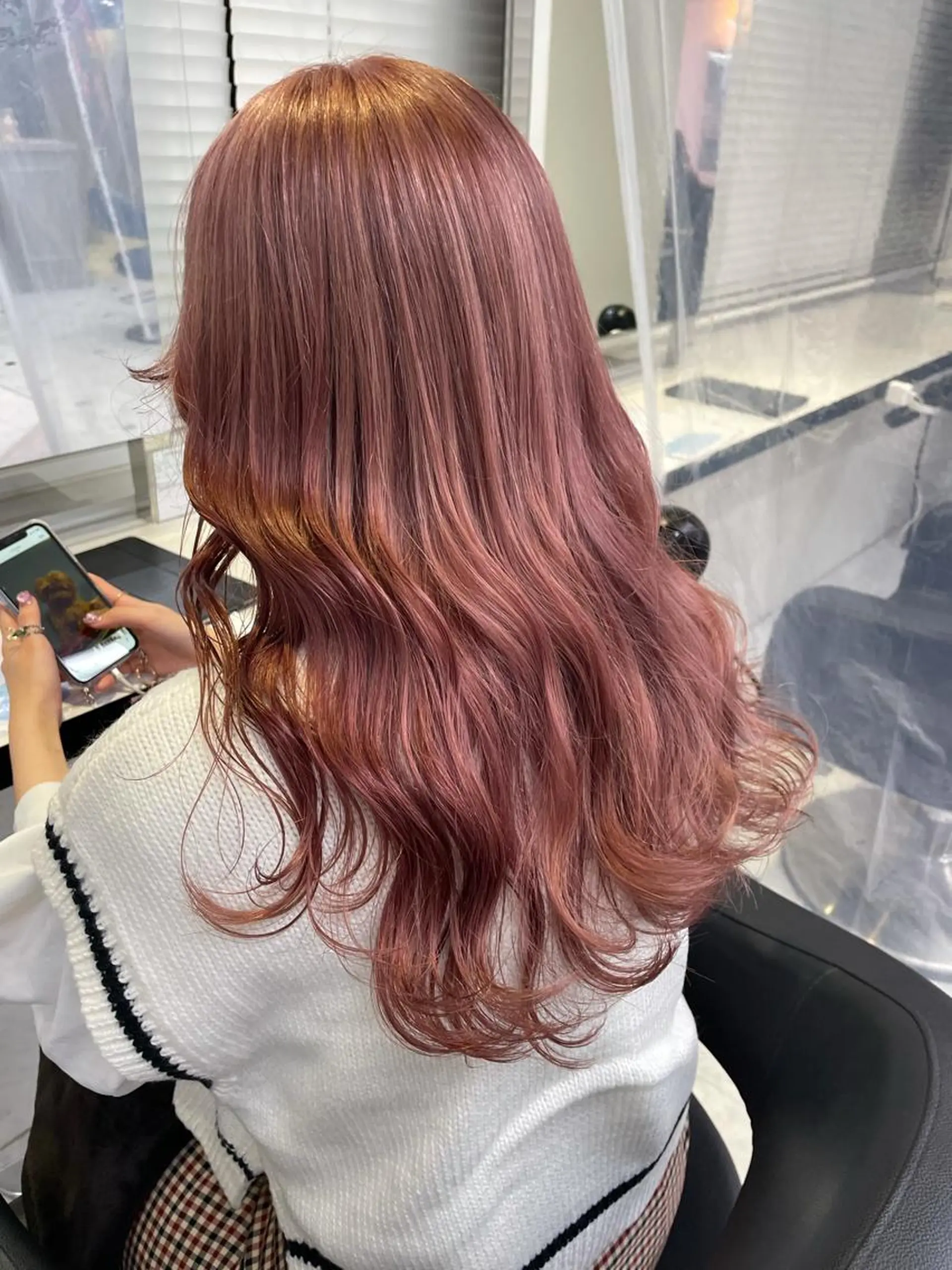 ロング カラー ヘアアレンジ ピンクカラー ヘアカラー トリートメント ヘアセット ピンク・ベージュ🩰 カラー🫧とらのヘアスタイル
