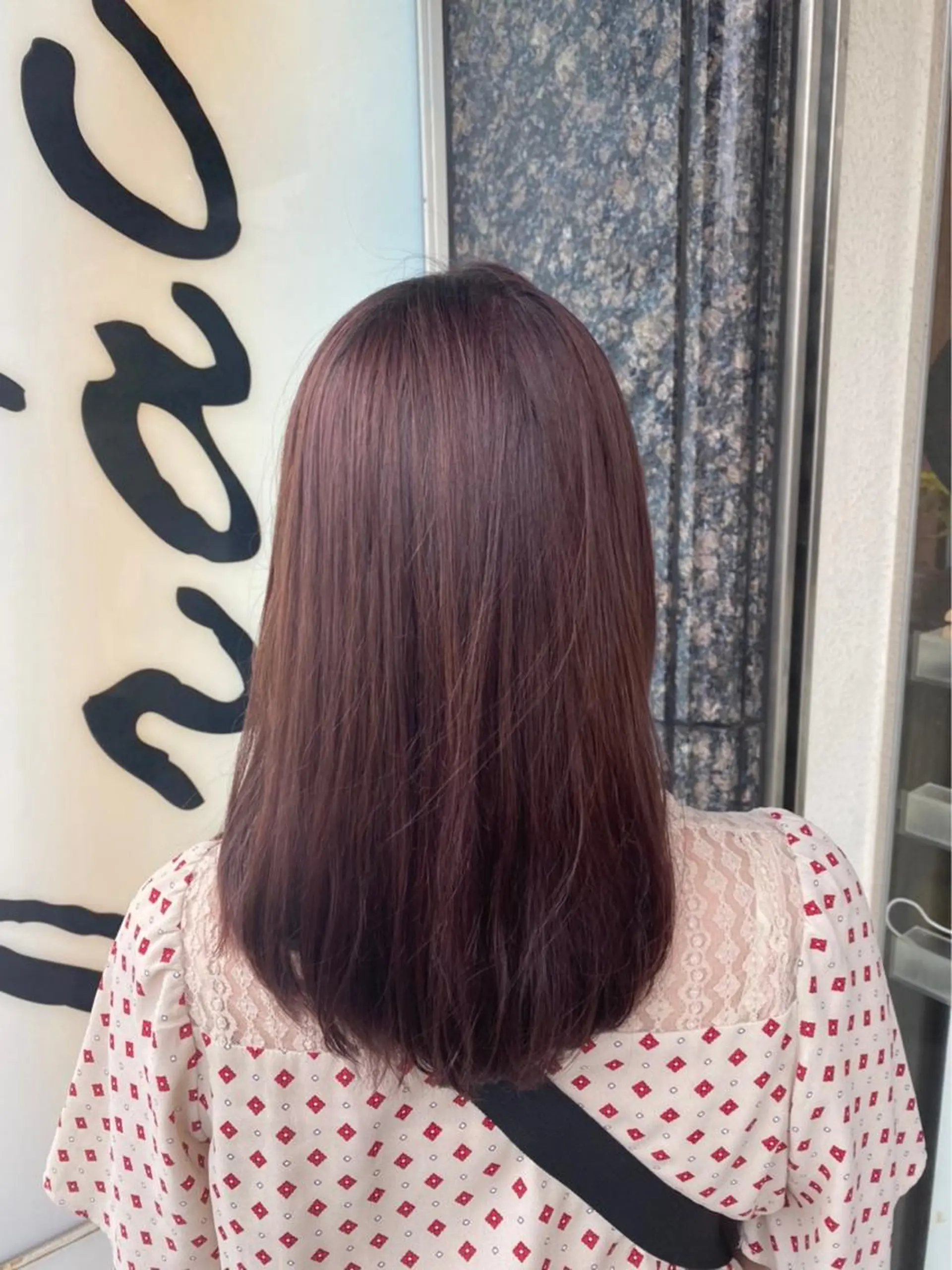 カラー インナー×縮毛矯正 ピンクカラー澤井里菜のヘアスタイル