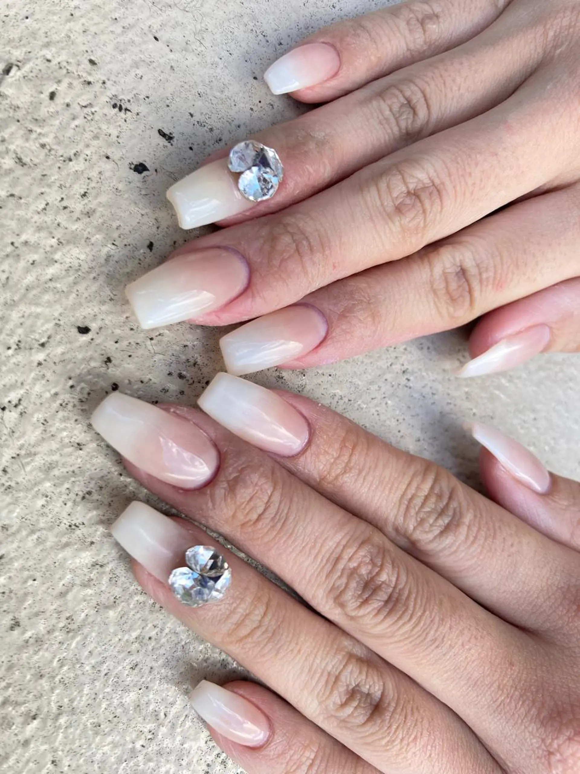 セミロング ネイル ハンドネイル フットネイル ✴︎ Delightのネイルデザイン