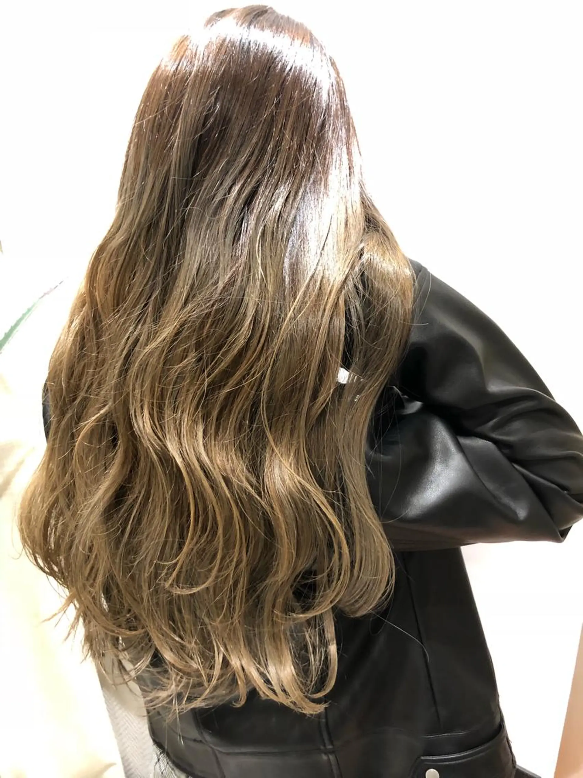 ロング カラー バレイヤージュ グラデーションカラー ハイライトカラー ハイライト レイヤーカット Silk-lei【銀座店】所属・銀座/美髪縮毛矯正 /髪質改善/山本翔華のヘアスタイル