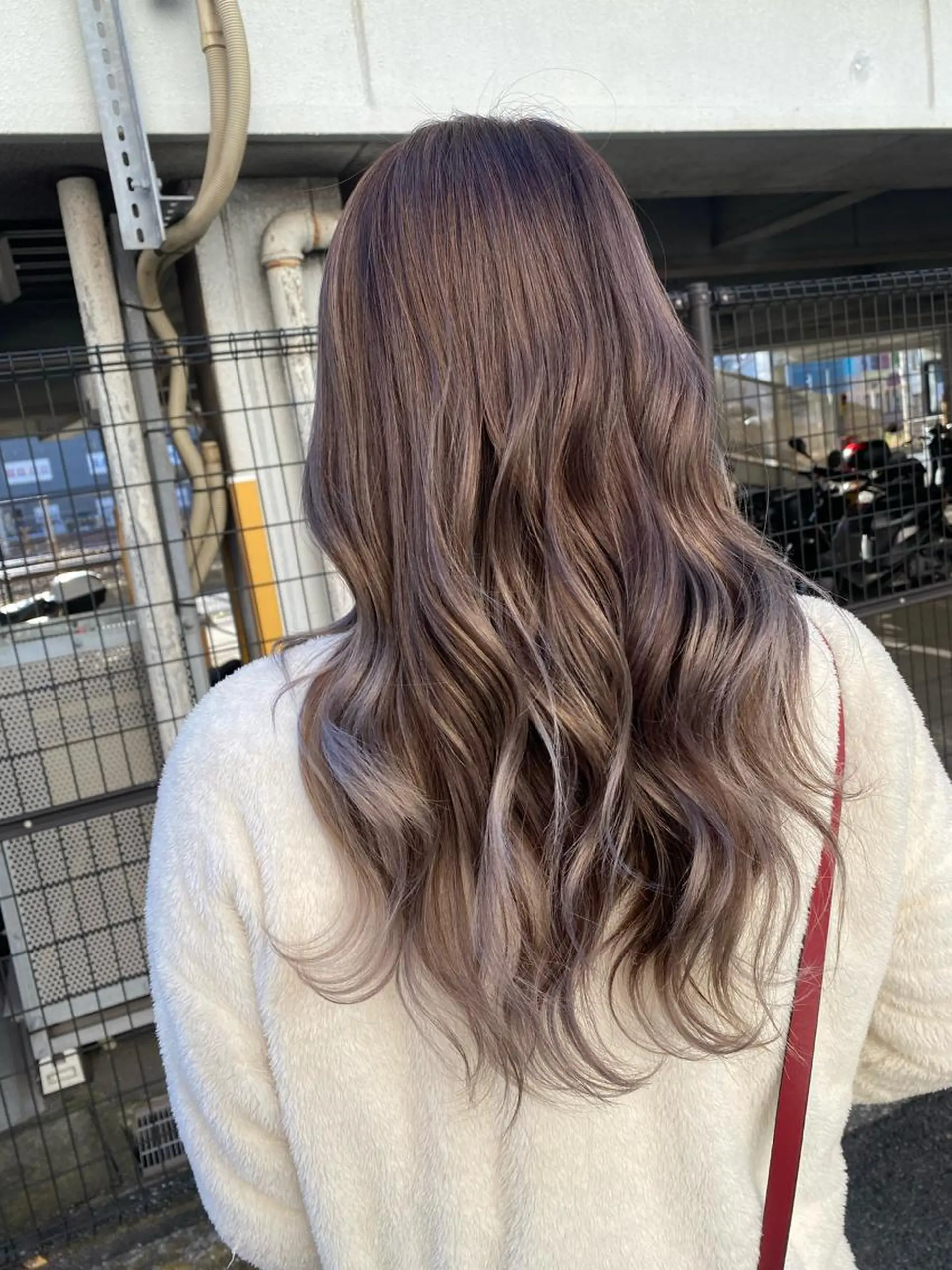 ロング カラー ヘアカラー トリートメント Tsuyoki .のヘアスタイル