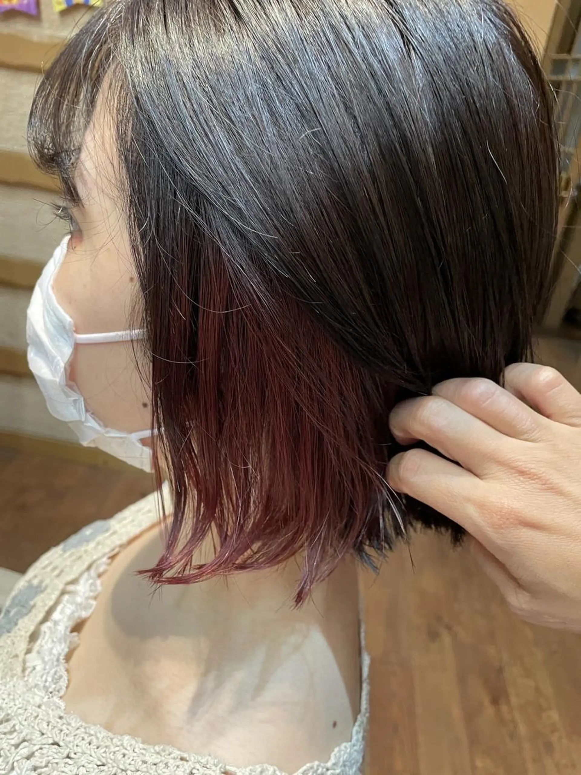 ミディアム カラー 坂江 亜也佳のヘアスタイル