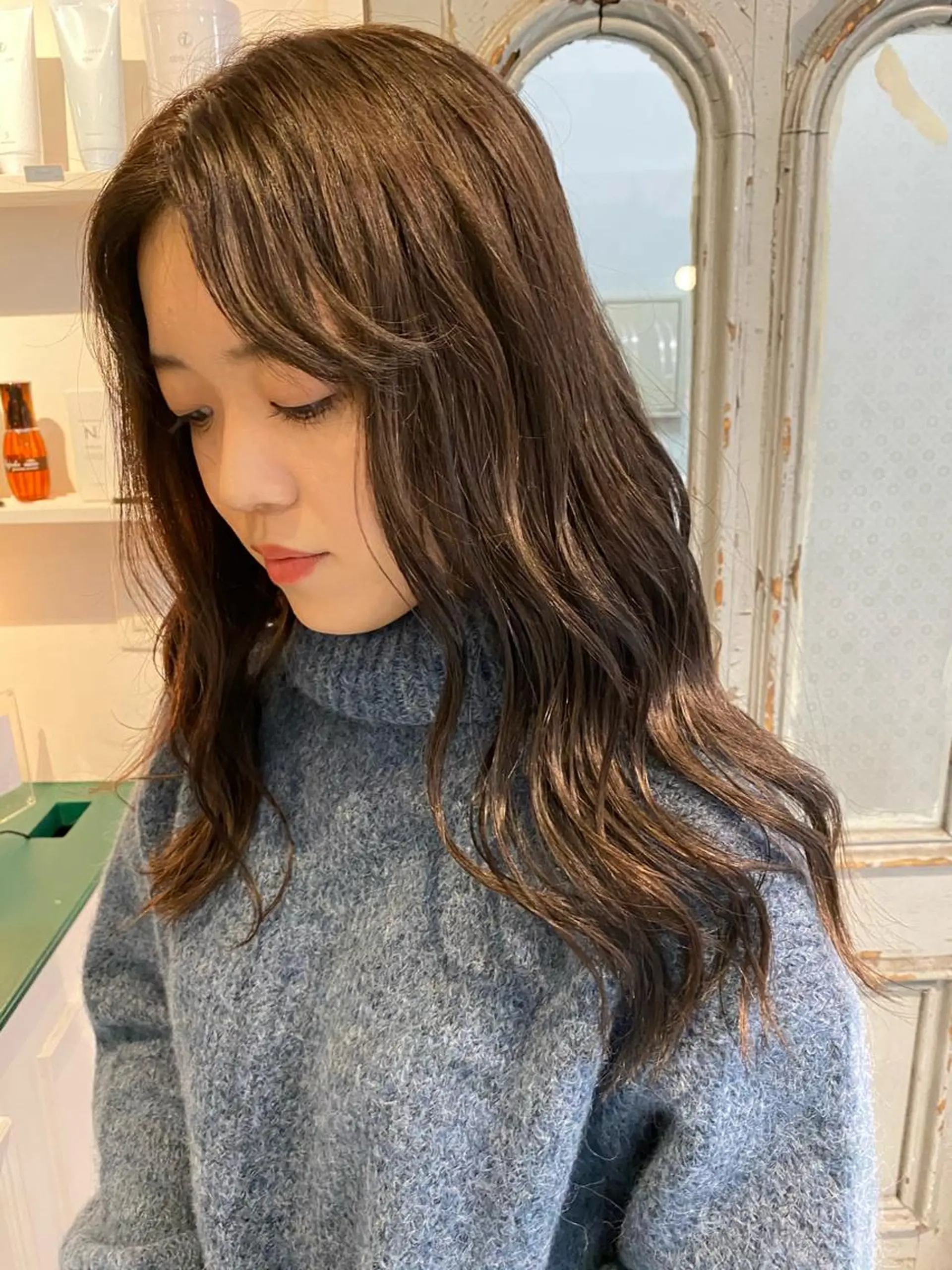 セミロング カラー vixus mamiのヘアスタイル