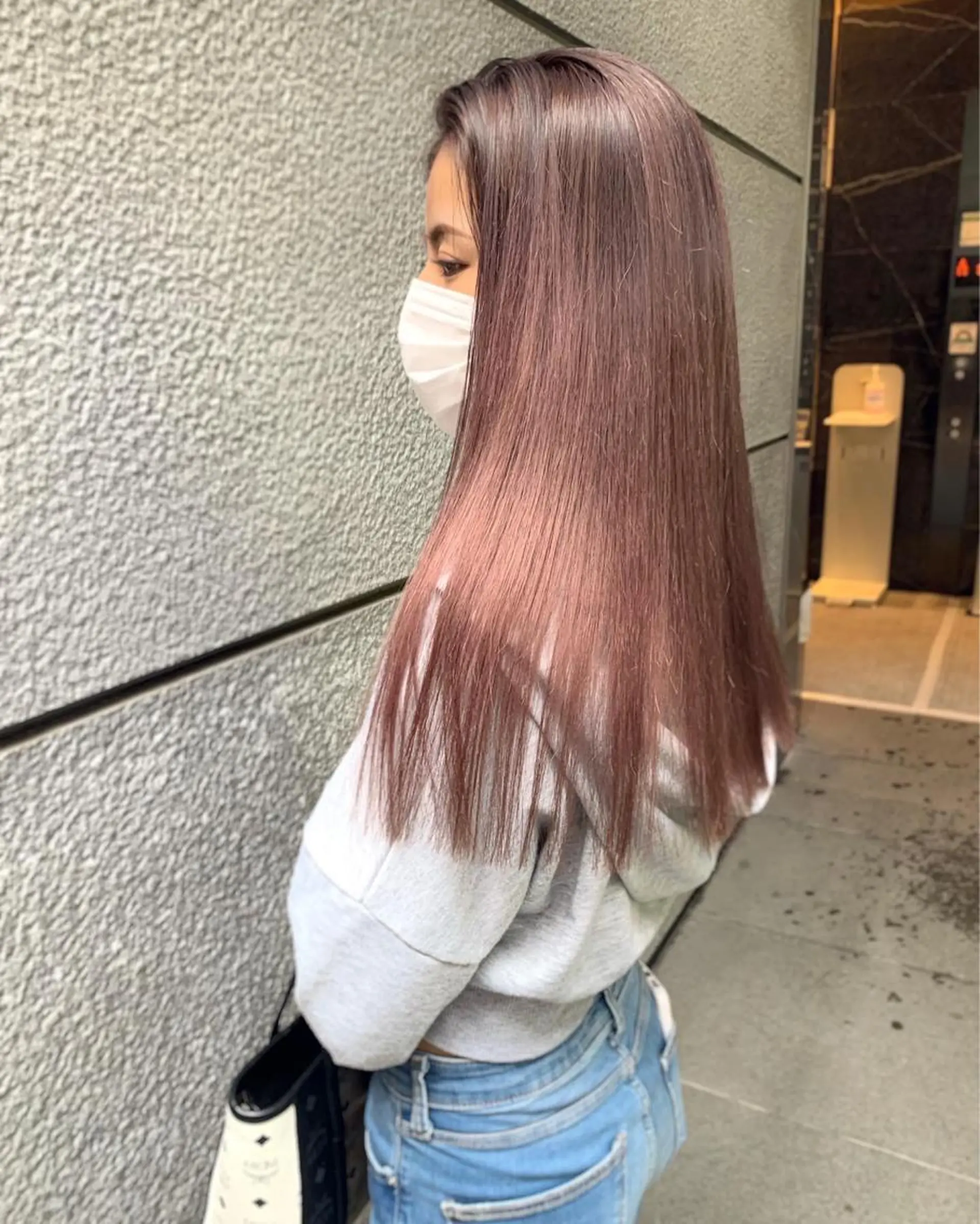 ミディアム カラー ハイトーンカラー ピンクカラー レイヤー専門家 ダブルカラー修のヘアスタイル