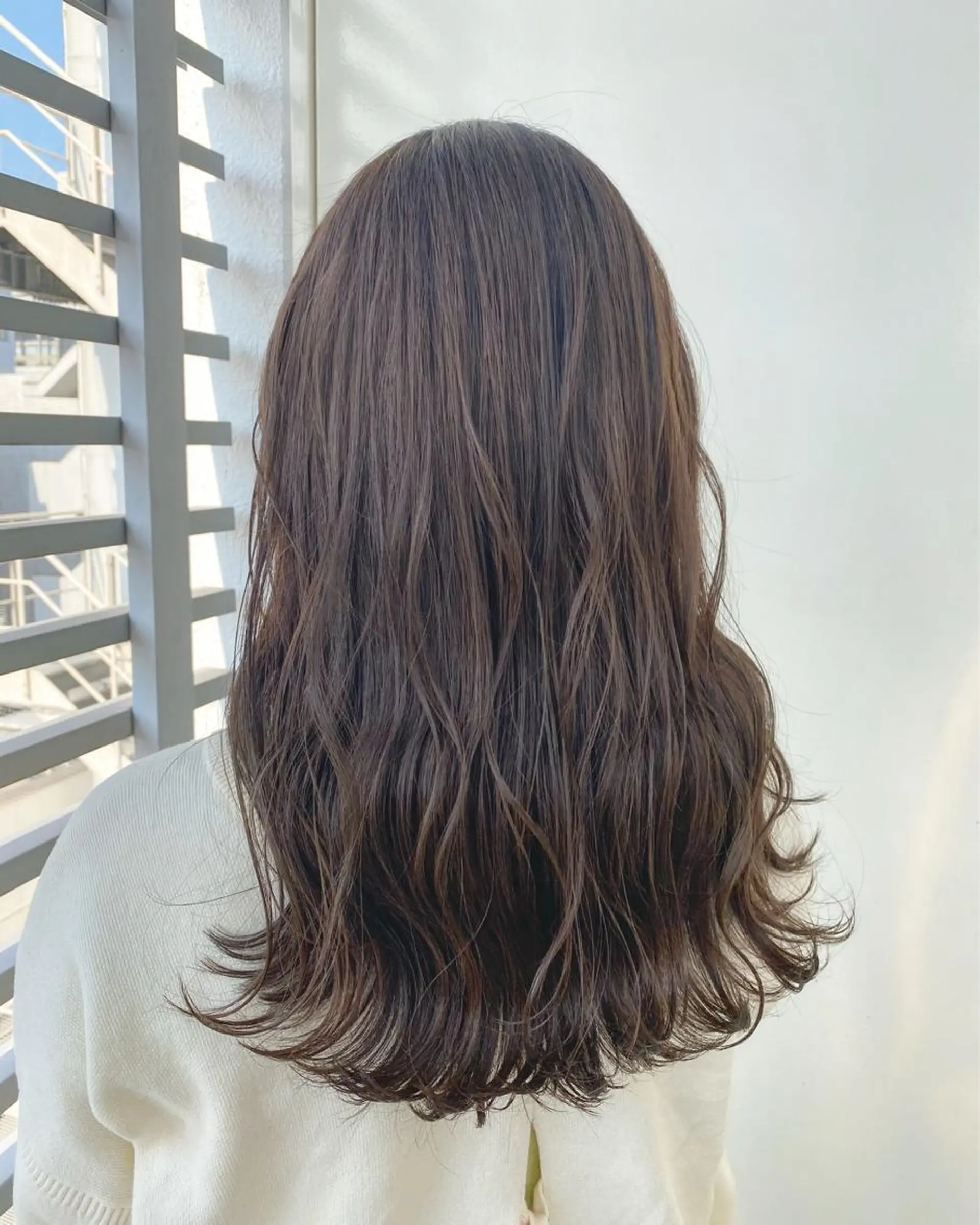 セミロング カラー 韓国ヘア顔周りカット 艶髪ベージュtamaのヘアスタイル