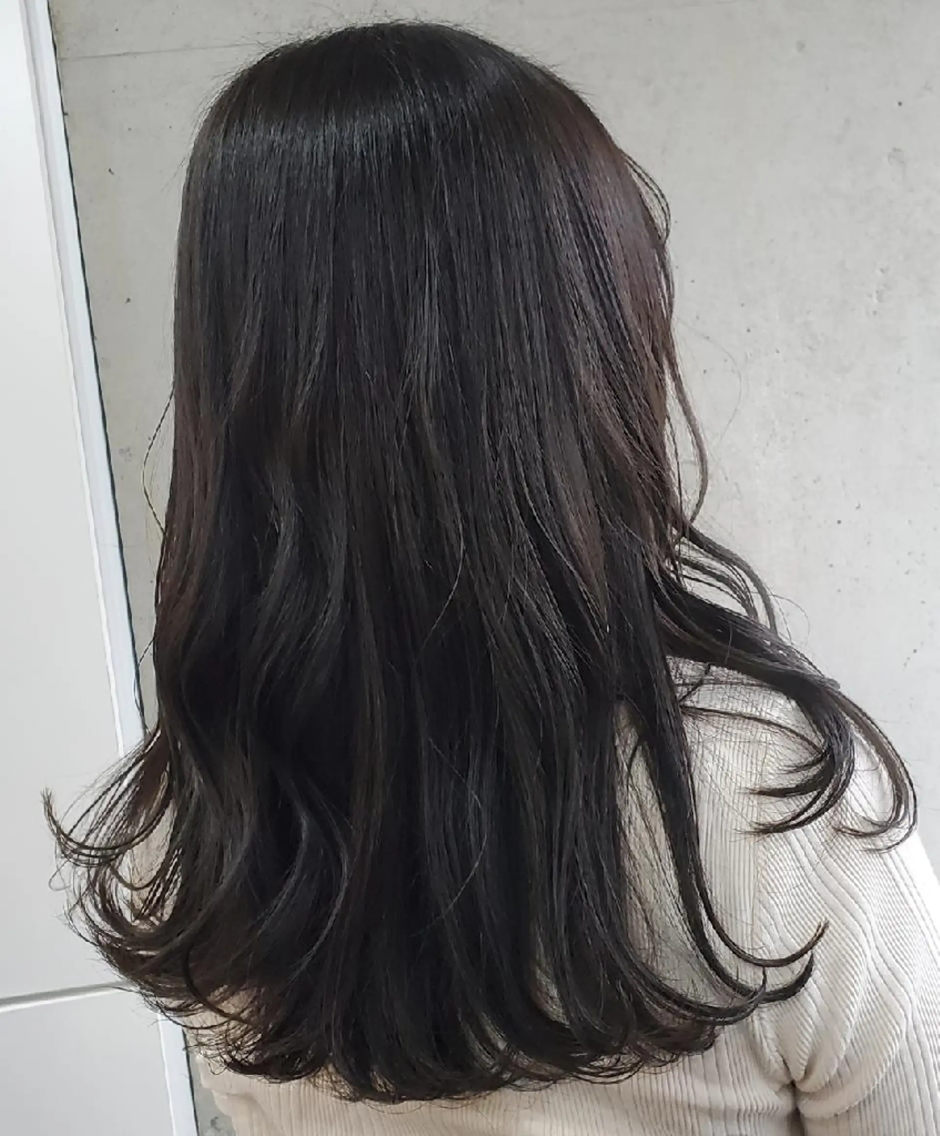 セミロング カラー アッシュ S. ERIのヘアスタイル