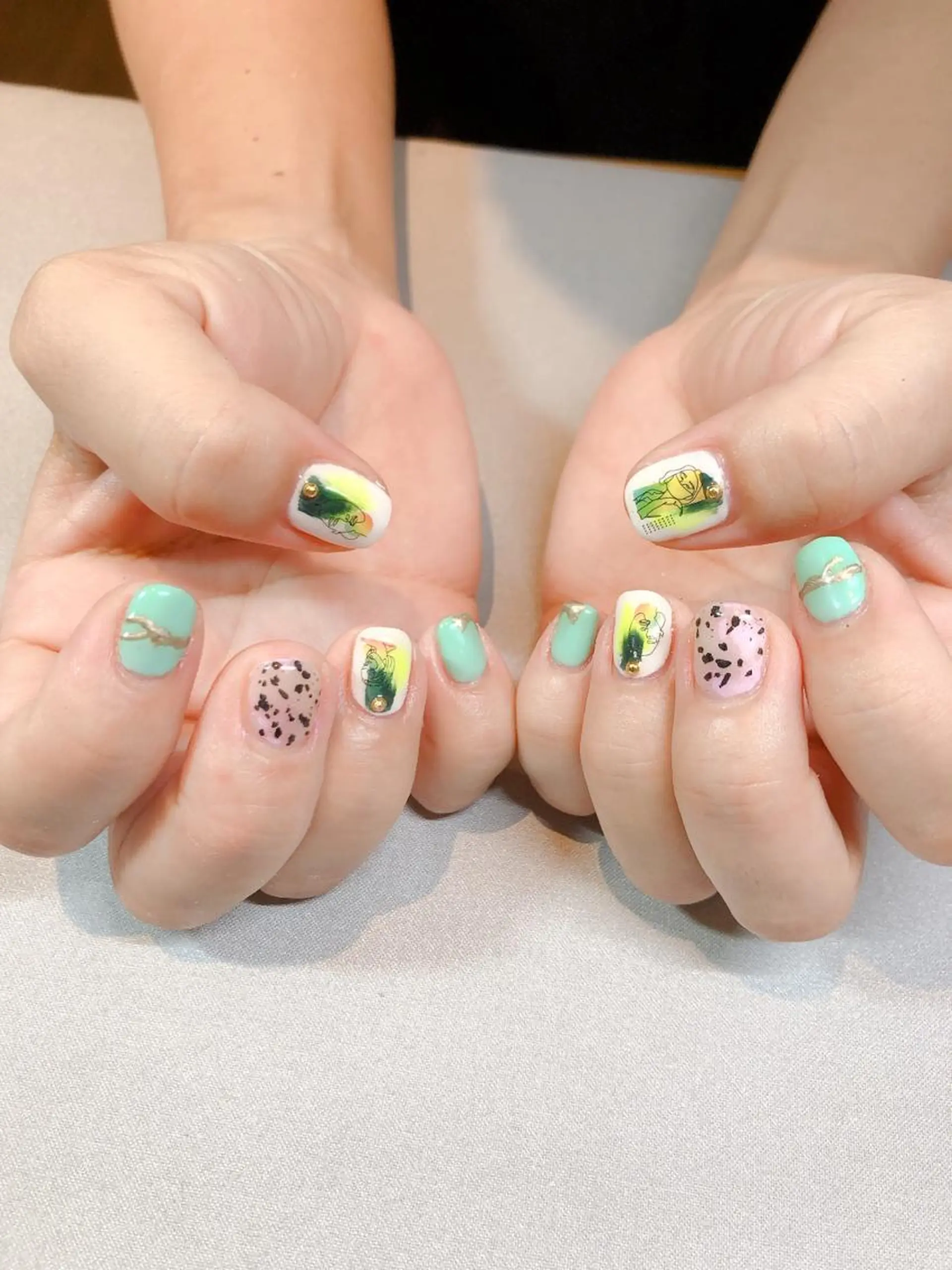 ネイル iiloo aromaworksのネイルデザイン