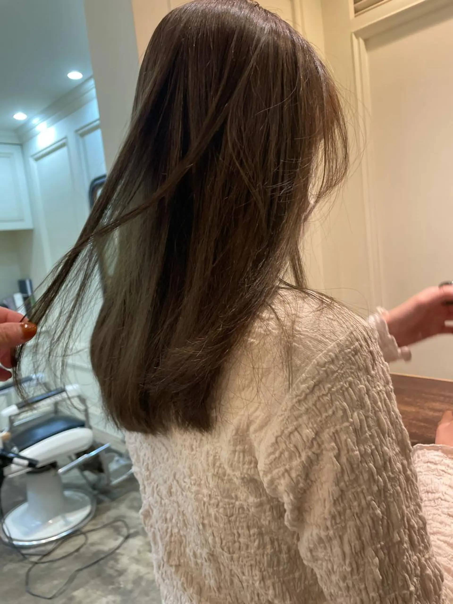 セミロング カラー classic 新横浜所属・大人girly🛋️ 🤍yukakoのヘアスタイル