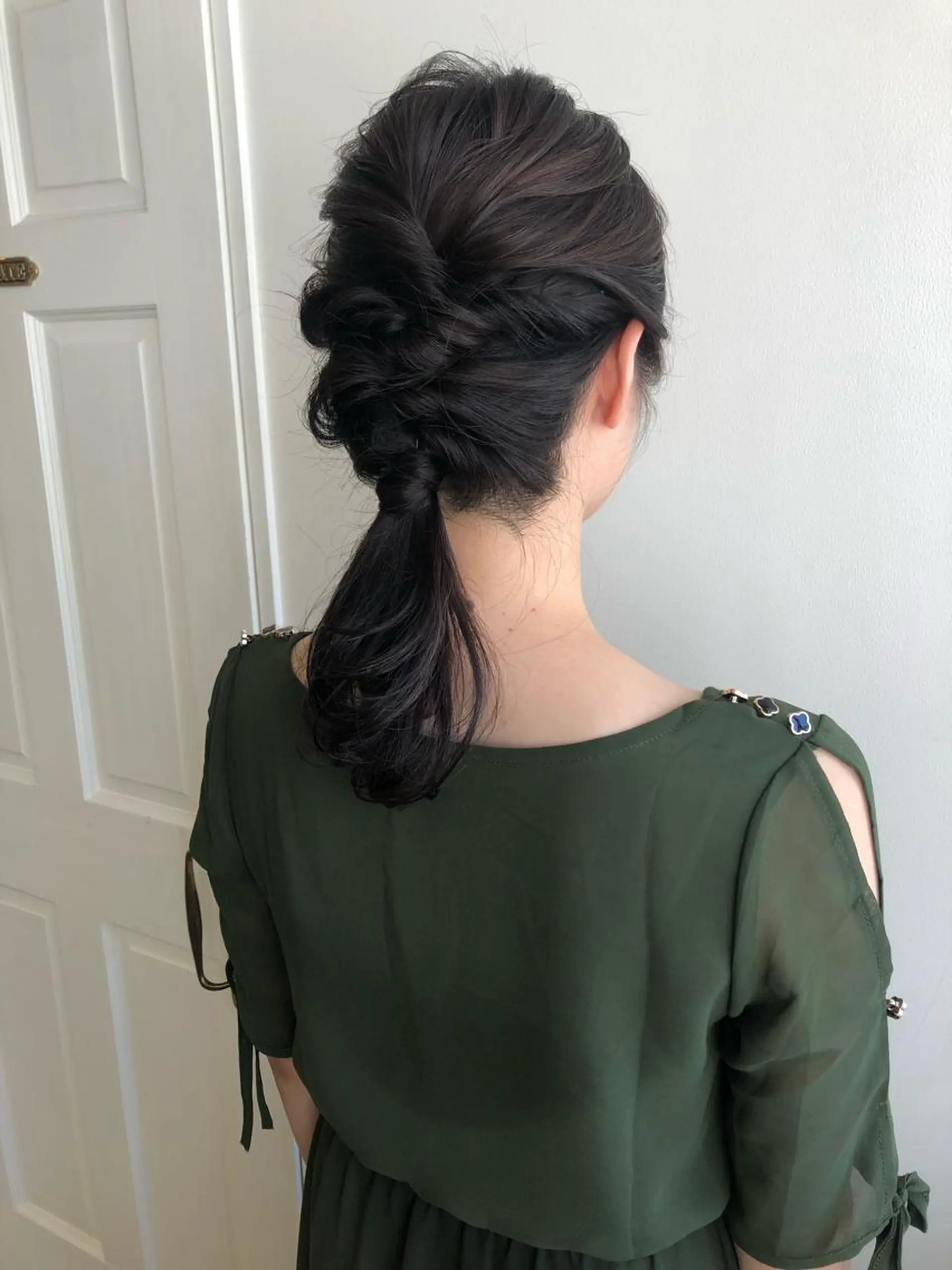 ミディアム ヘアアレンジ MIOベージュカラー 柔らかいカラーのヘアスタイル