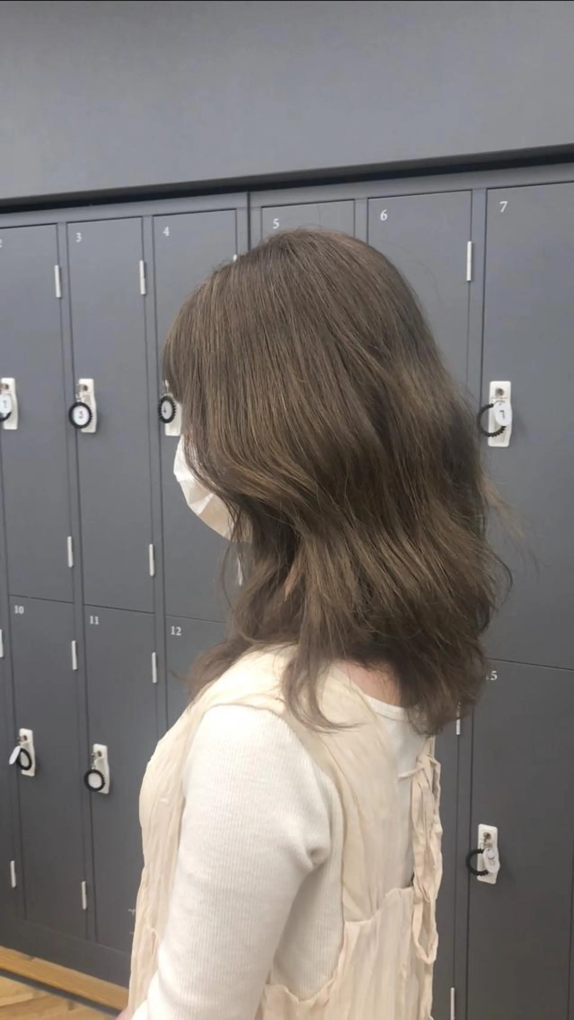 セミロング カラー ベージュカラー オリーブベージュ GIEN 末吉 海斗のヘアスタイル