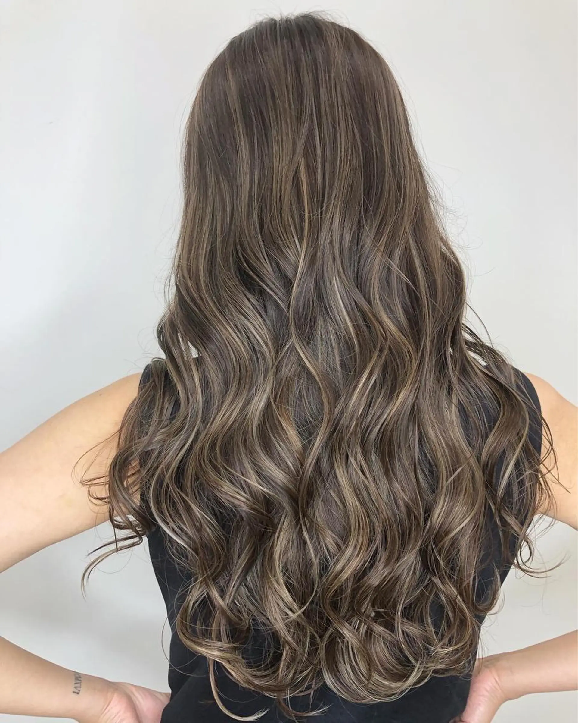 ロング LINOET  nagoya所属・手島 カミラのヘアスタイル