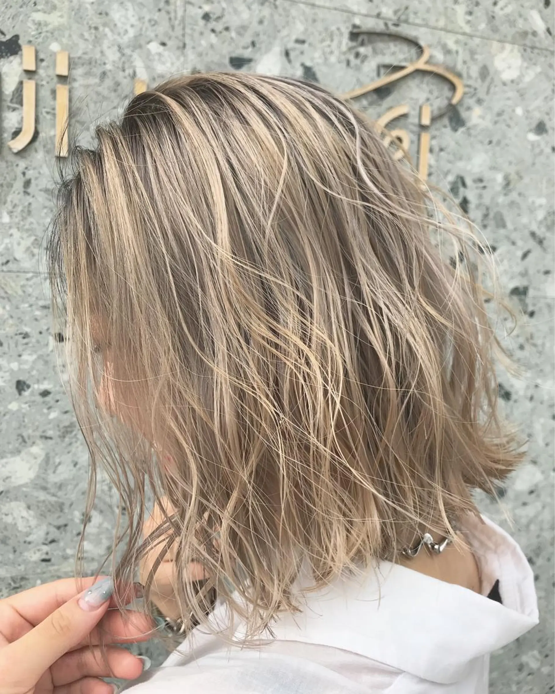 ショート カラー ヘアアレンジ ヘアカラー シアーベージュニスト 🥣大石亜里紗のヘアスタイル