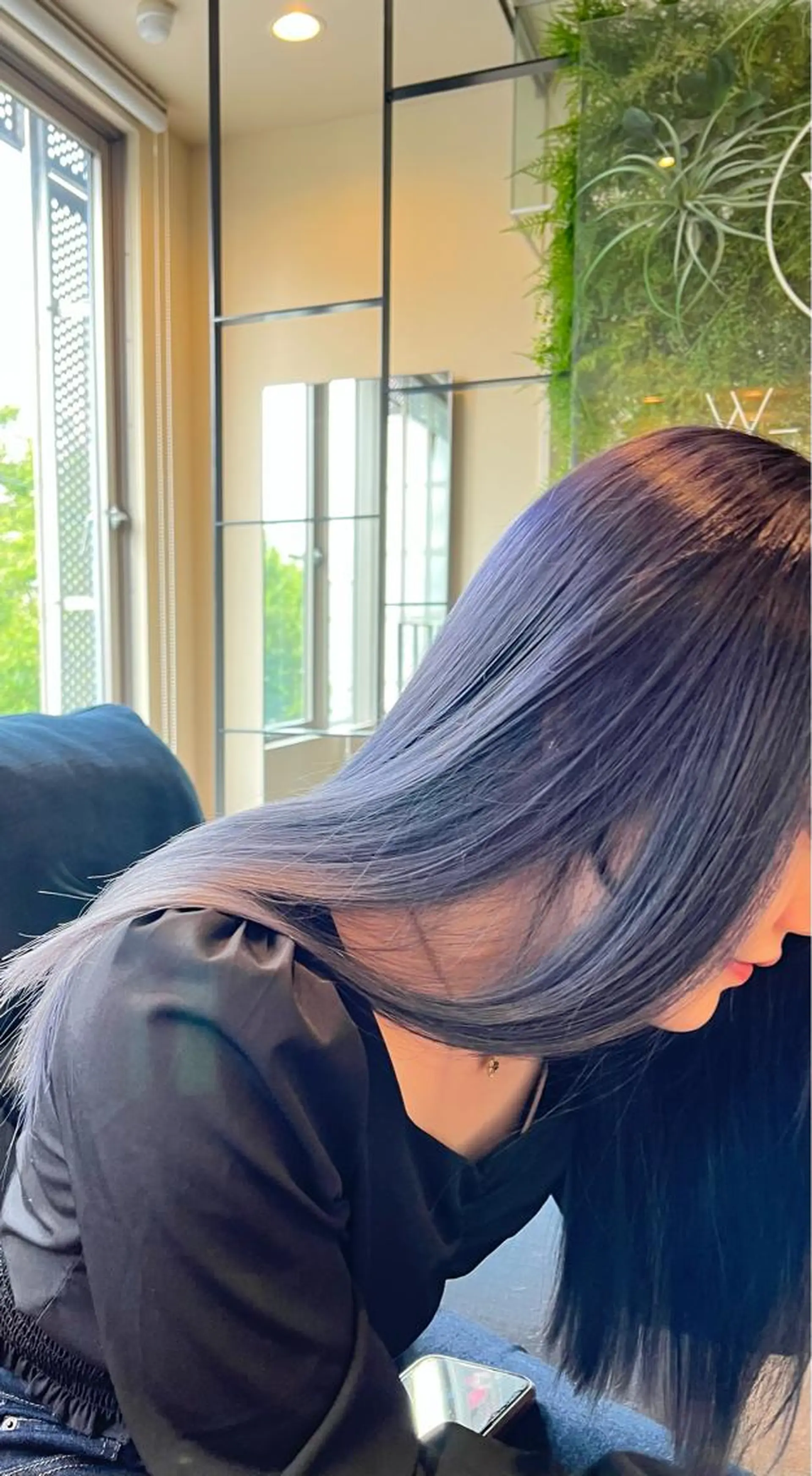 セミロング カット 縮毛矯正 W_SALON ［触れたくなる艶髪］のヘアスタイル