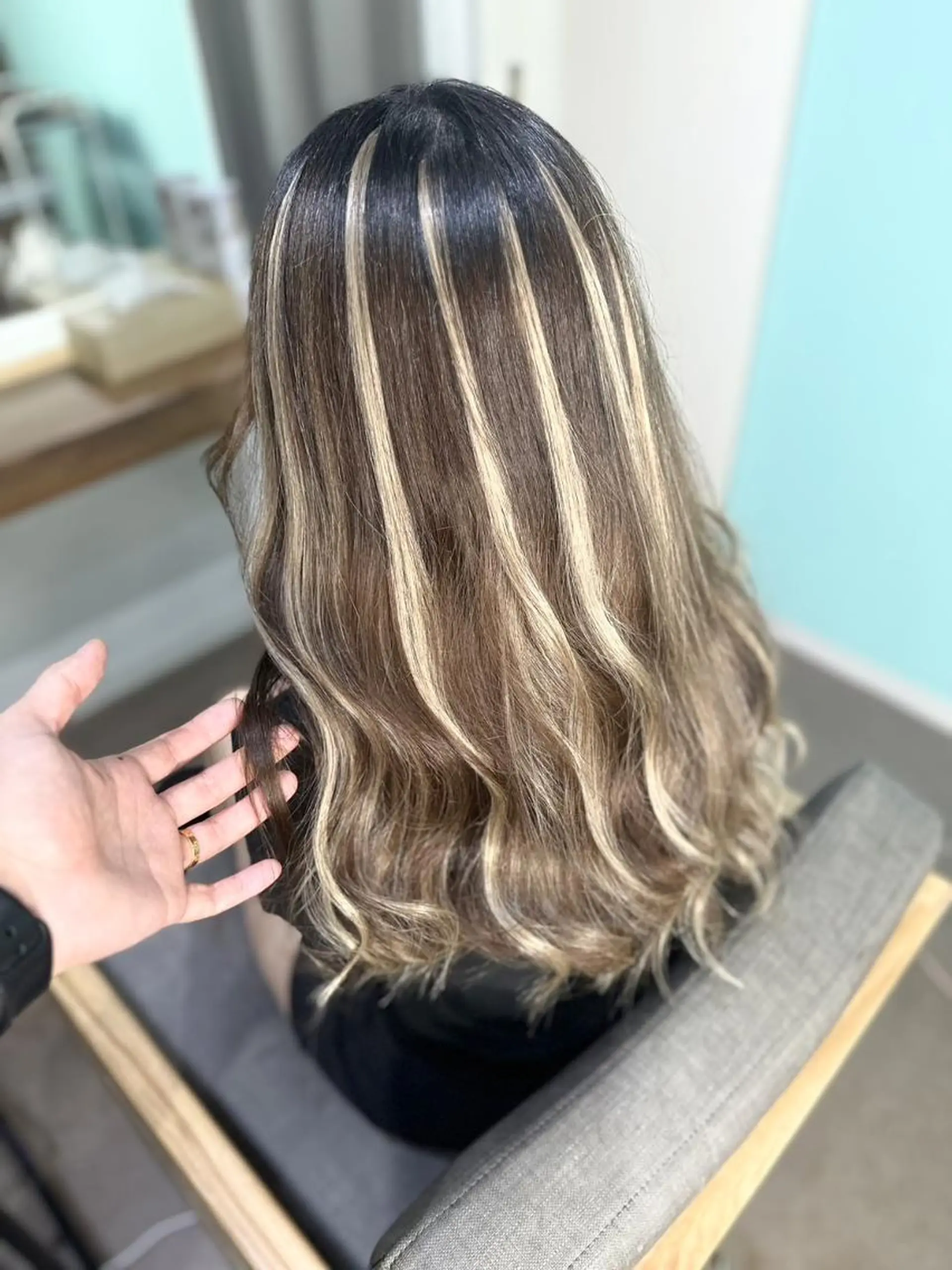 セミロング カラー パーマ ヘアアレンジ メンズ キッズ 深夜美容師🌞yuu リピート率No. 1のヘアスタイル