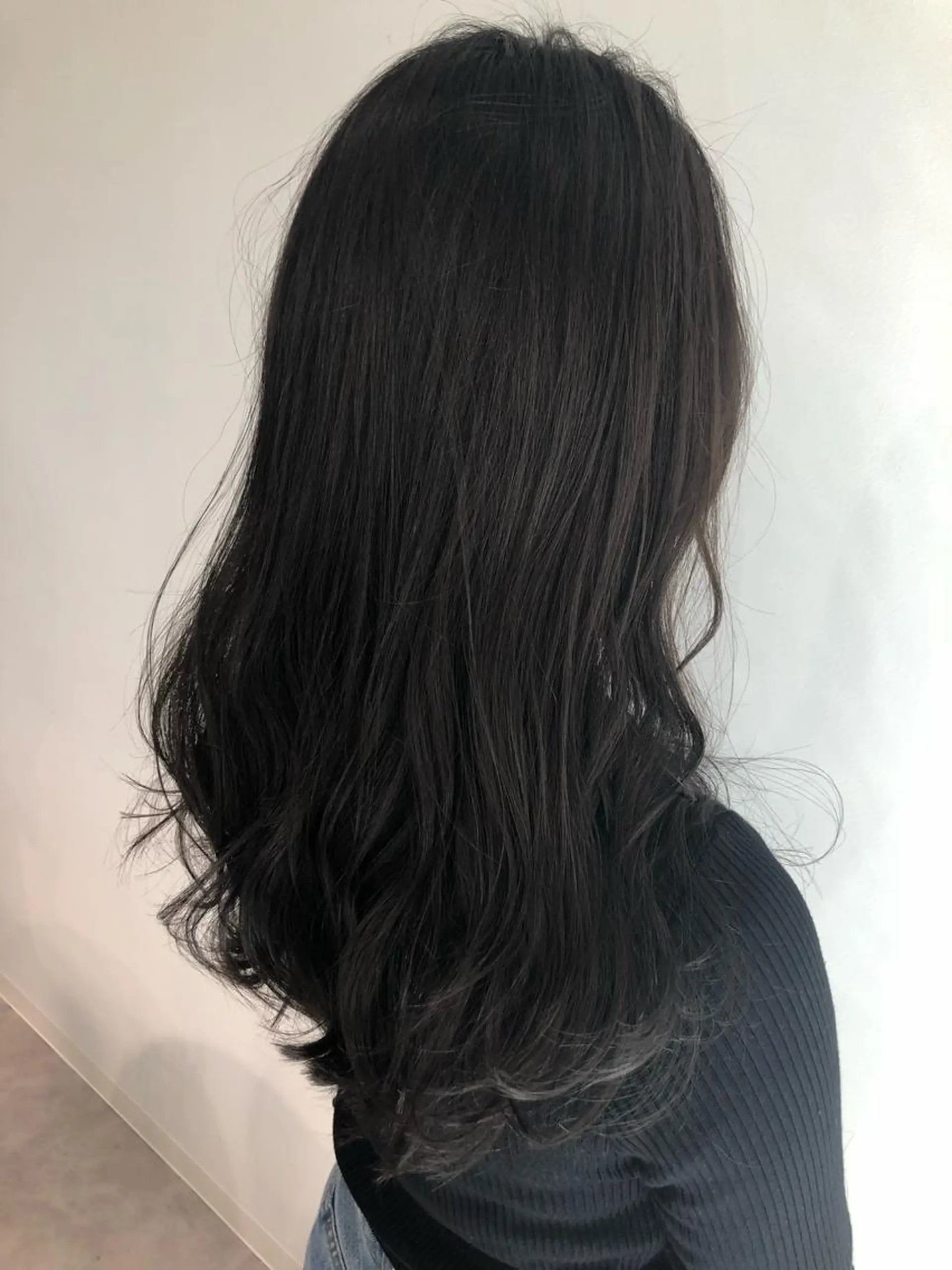 ロング カラー ヘアアレンジ ブルーカラー ブルージュ scene.池袋所属・scene. haraのヘアスタイル