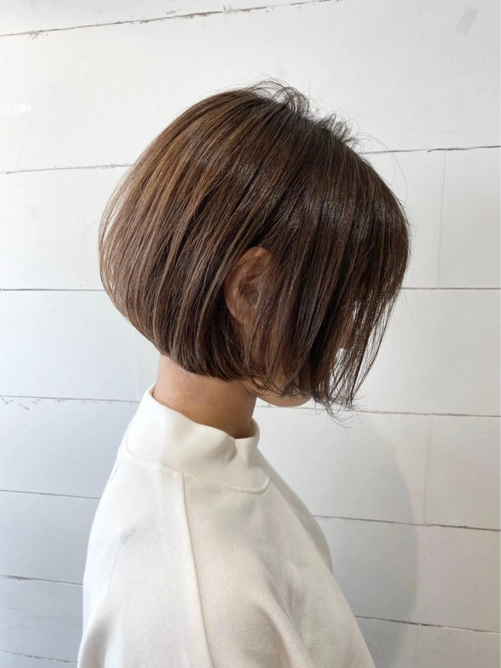 ショート カラー esse大阪茶屋町店所属・レイヤーカット 新井田陽寿のヘアスタイル