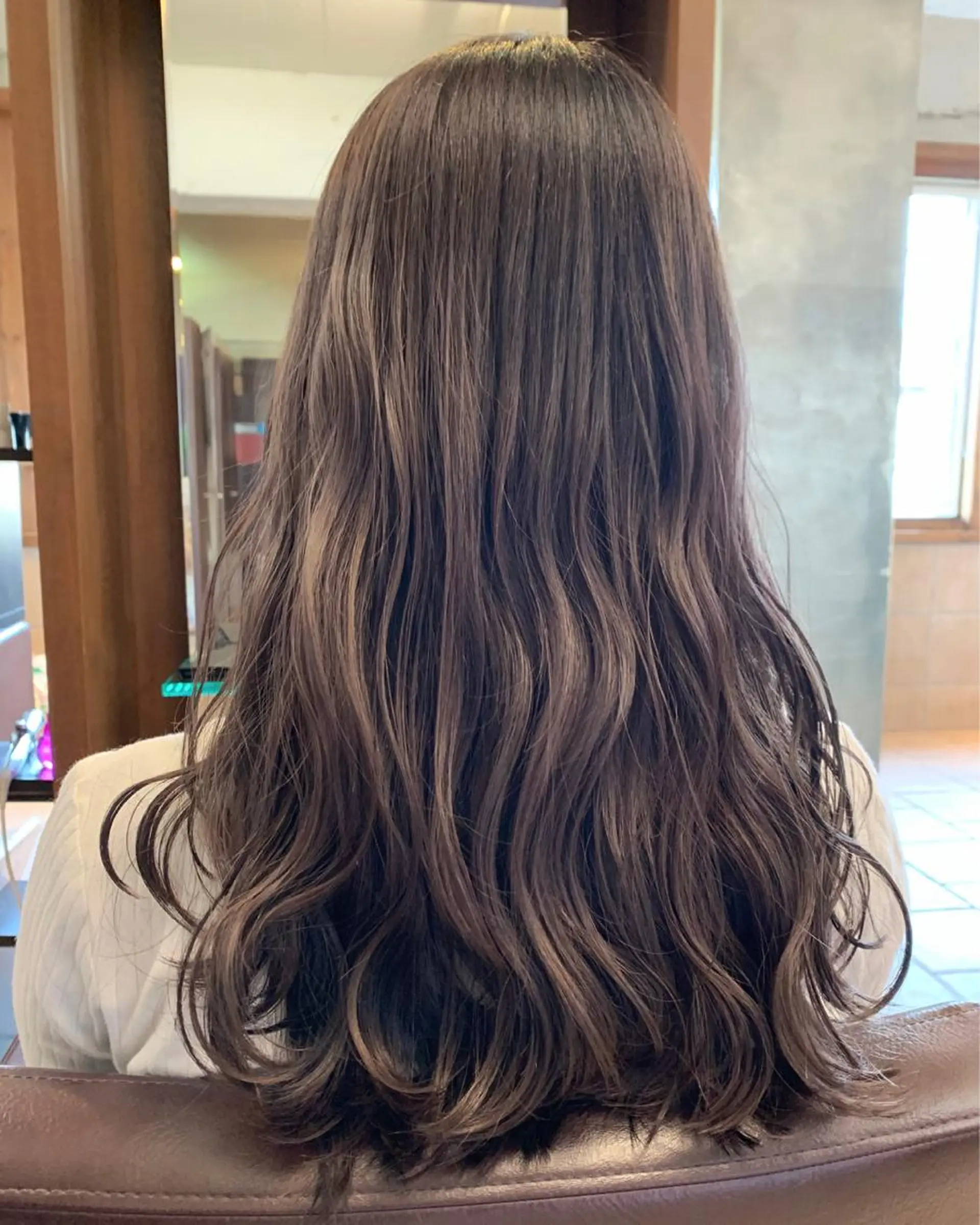 ロング ヘアカラー トリートメント 菅野 美咲のヘアスタイル