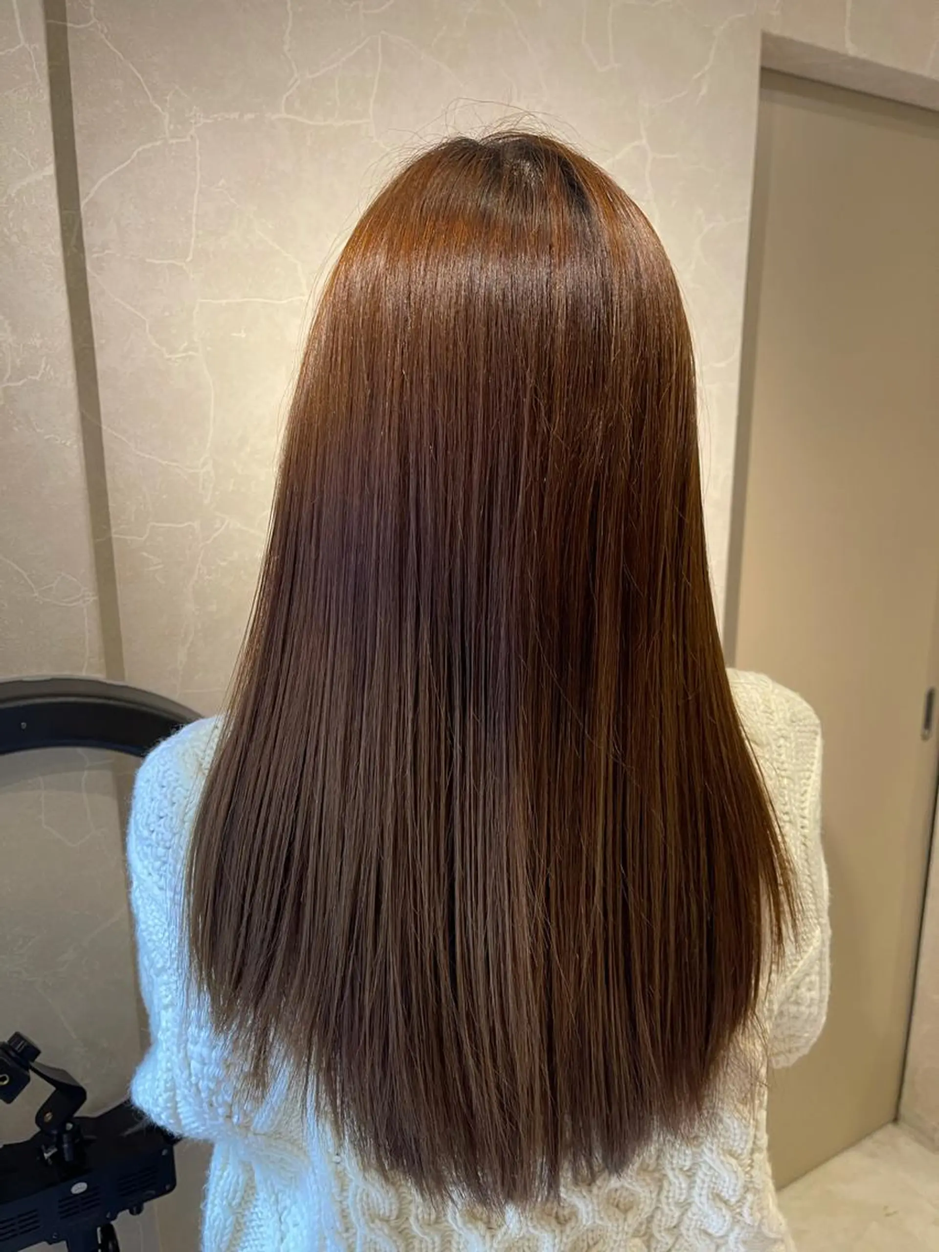 ロング 濱田輝レイヤー 韓国風 ハイトーンのヘアスタイル