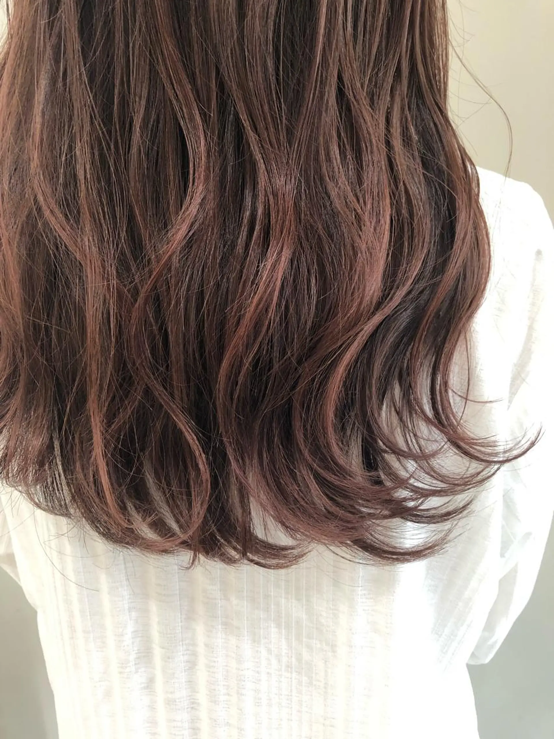 ロング カラー アッシュ アッシュグレー ブリーチ ハイライトカラー ピンクカラー ヘアカラー 透明感カラー 松田晃代のヘアスタイル