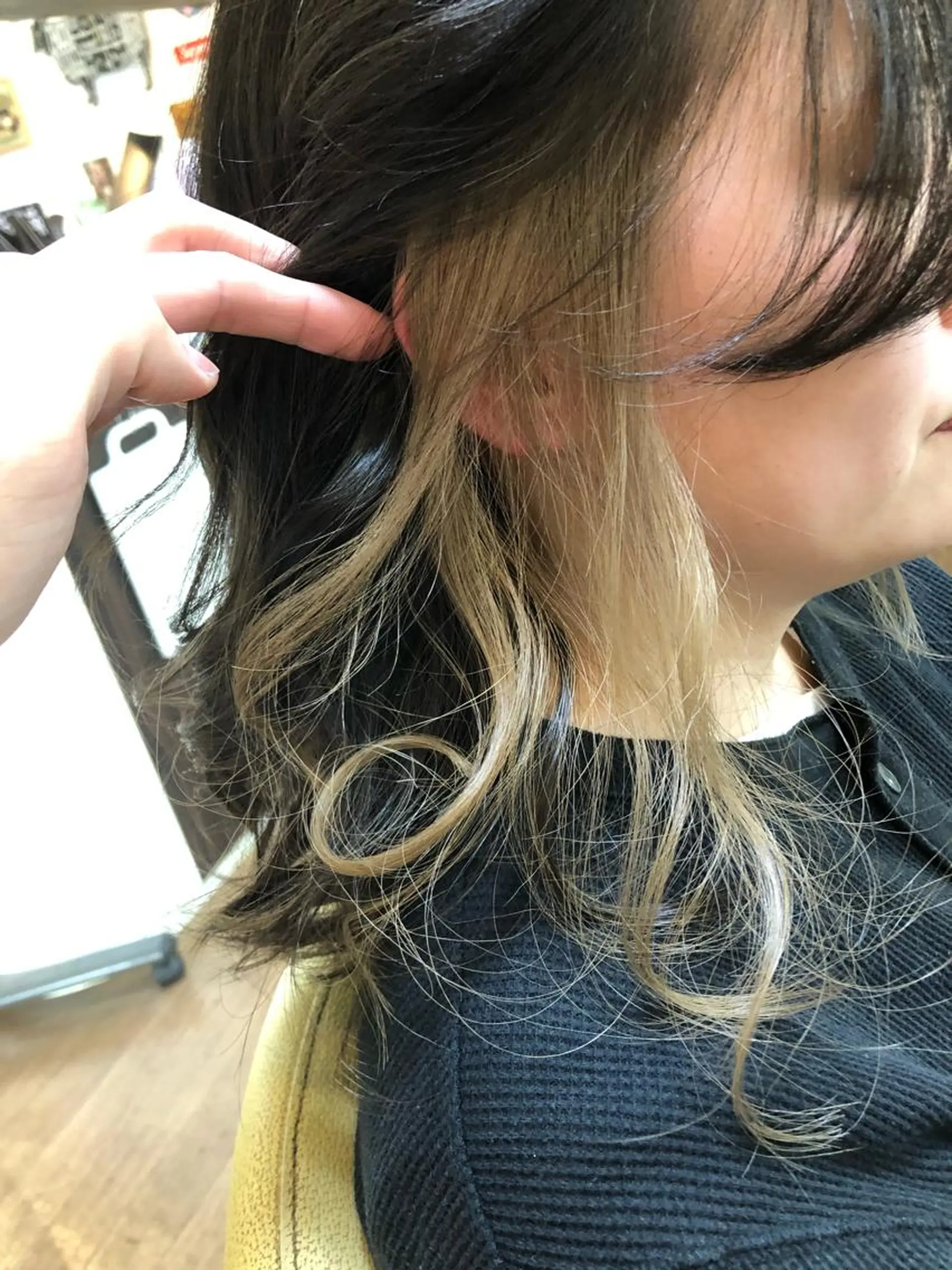 セミロング カラー ヘアアレンジ ベージュカラー 黒髪 ブリーチ イヤリングカラー ALLEN hair 郡山開成店所属・中司 優樹のヘアスタイル