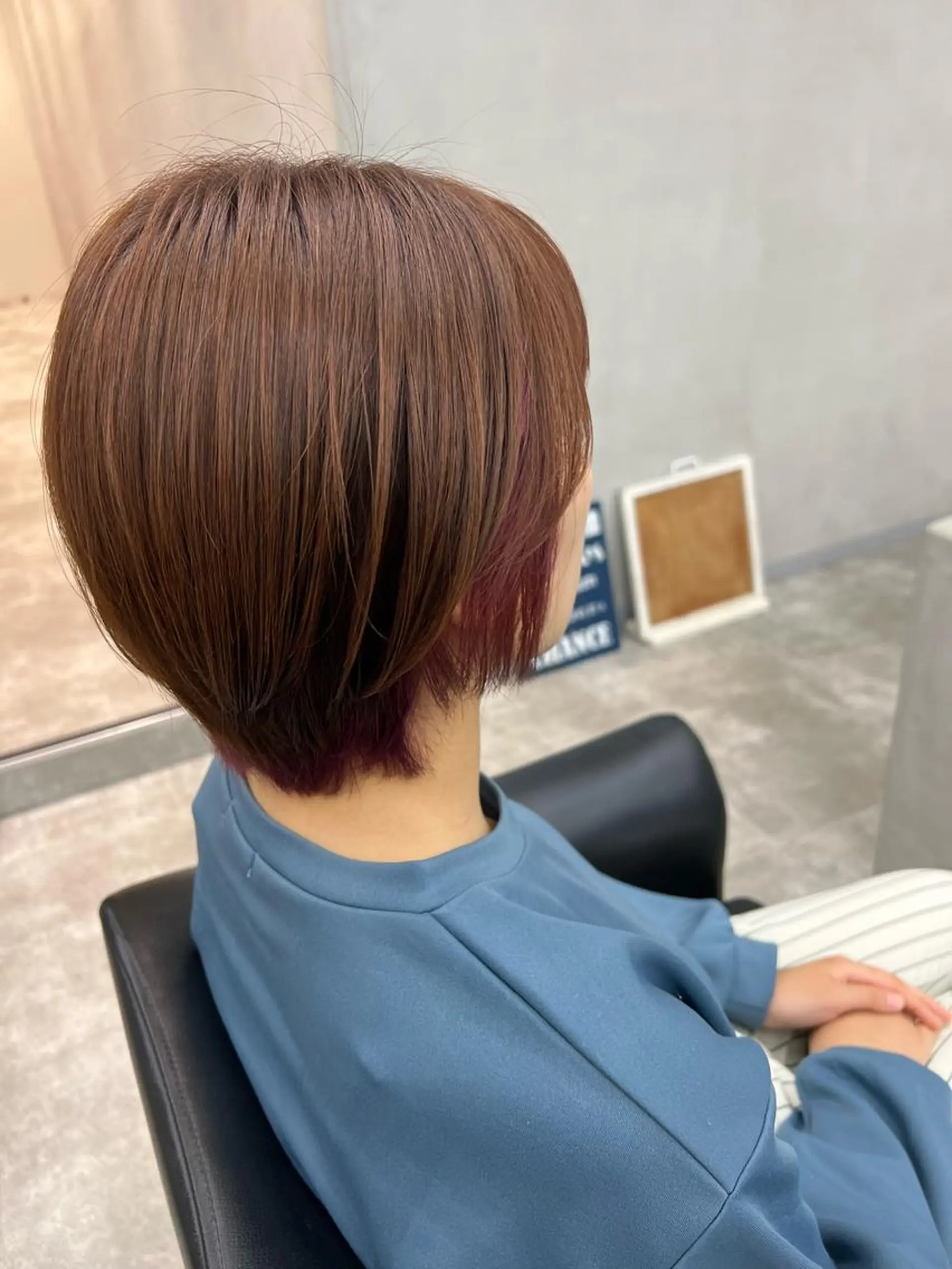 ショート カラー 畑中 咲穂のヘアスタイル
