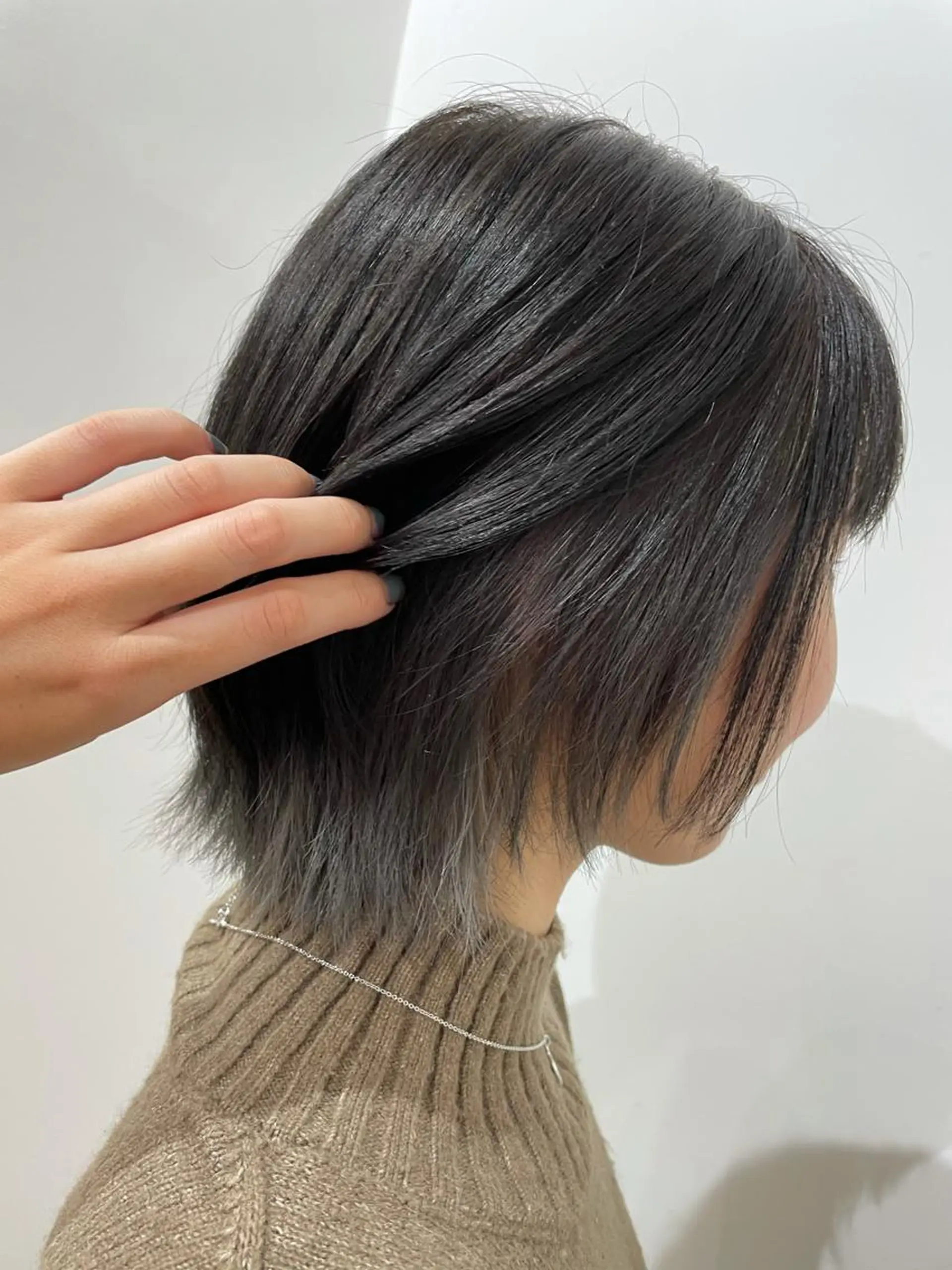 ショート カラー インナーカラー 青木 梨奈のヘアスタイル