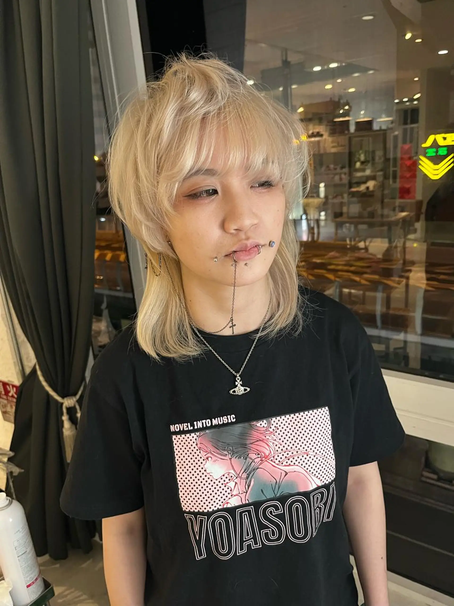 セミロング カラー ブリーチ ブロンド ハイトーンカラー ヘアカラー トリートメント nameless髪質 改善ブリーチ心斎橋のヘアスタイル