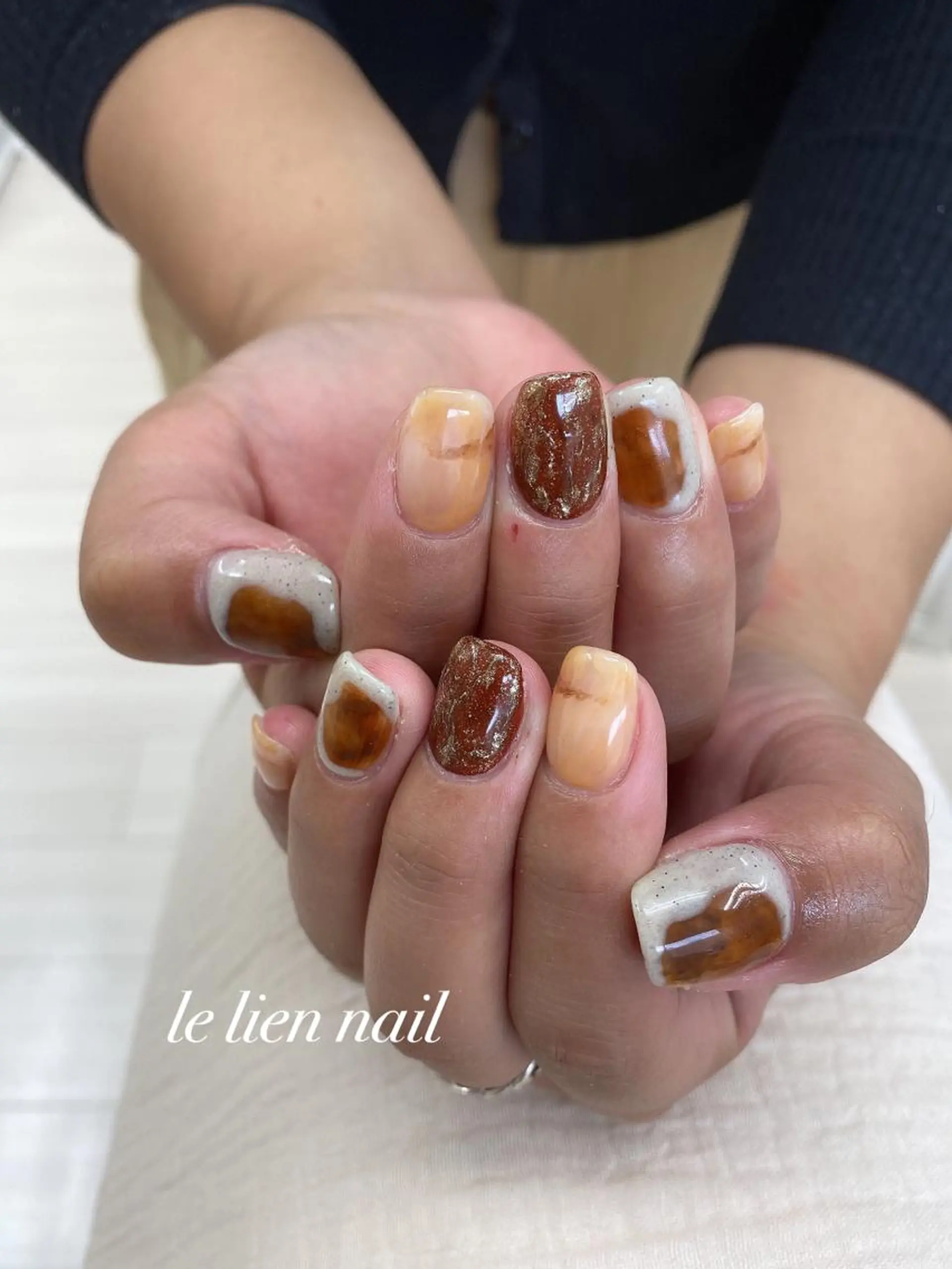 ネイル べっ甲ネイル ニュアンスネイル le lien nailのネイルデザイン