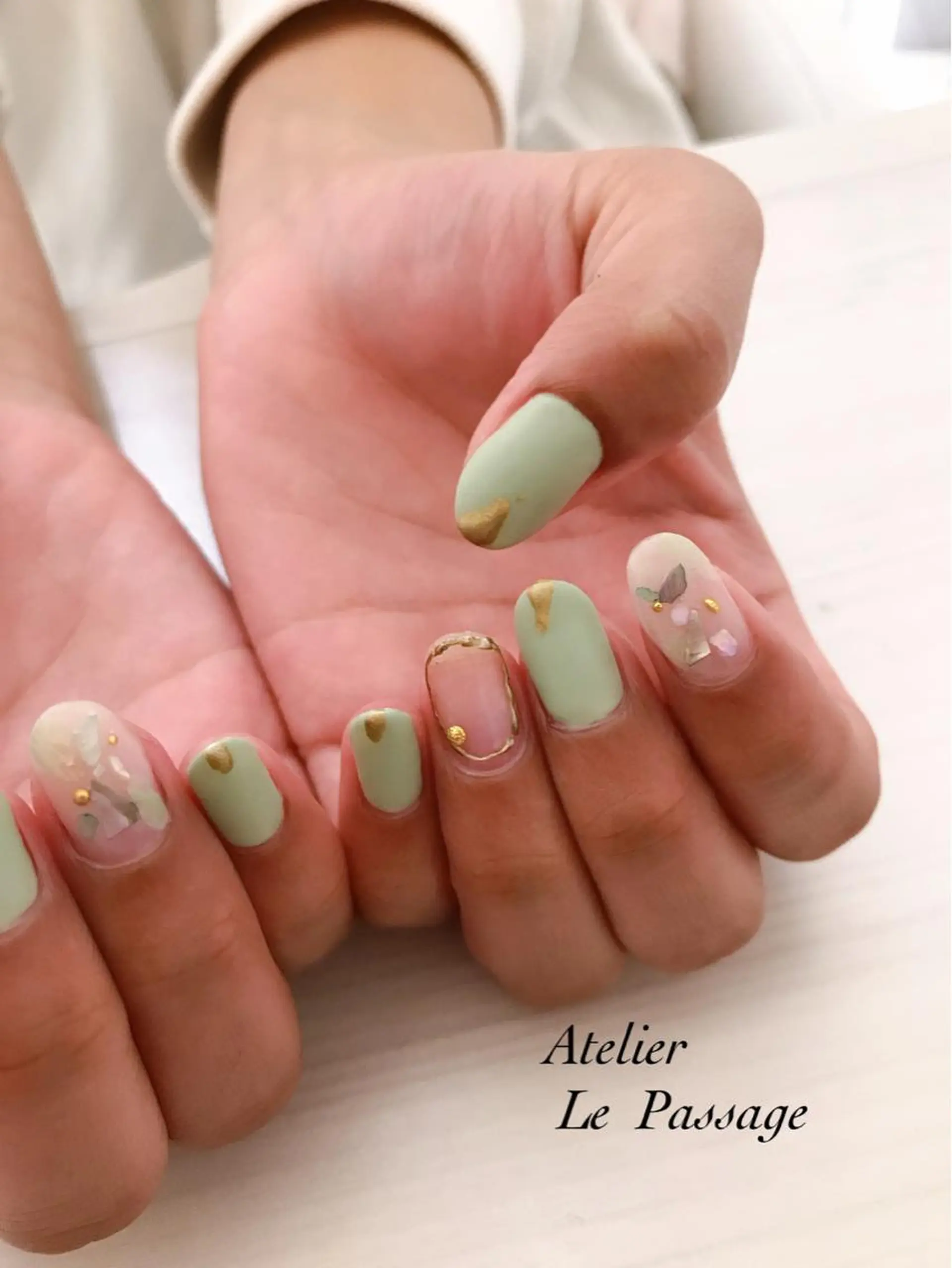 ネイル ジェルネイル ニュアンスネイル パラジェル ピスタチオネイル 春ネイル Atelier Le Passage所属・h nakatsukaのネイルデザイン