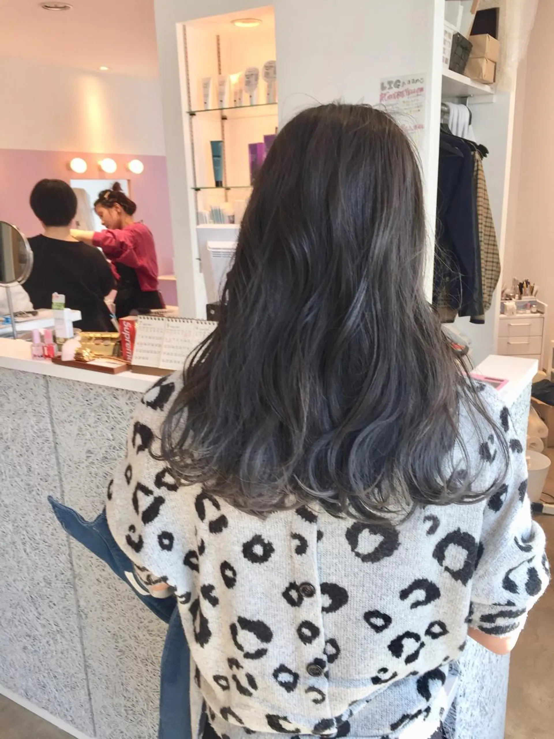 セミロング アッシュ カット ヘアカラー トリートメント ヘッドスパ 所渉/韓国レイヤー /ウルフカットのヘアスタイル