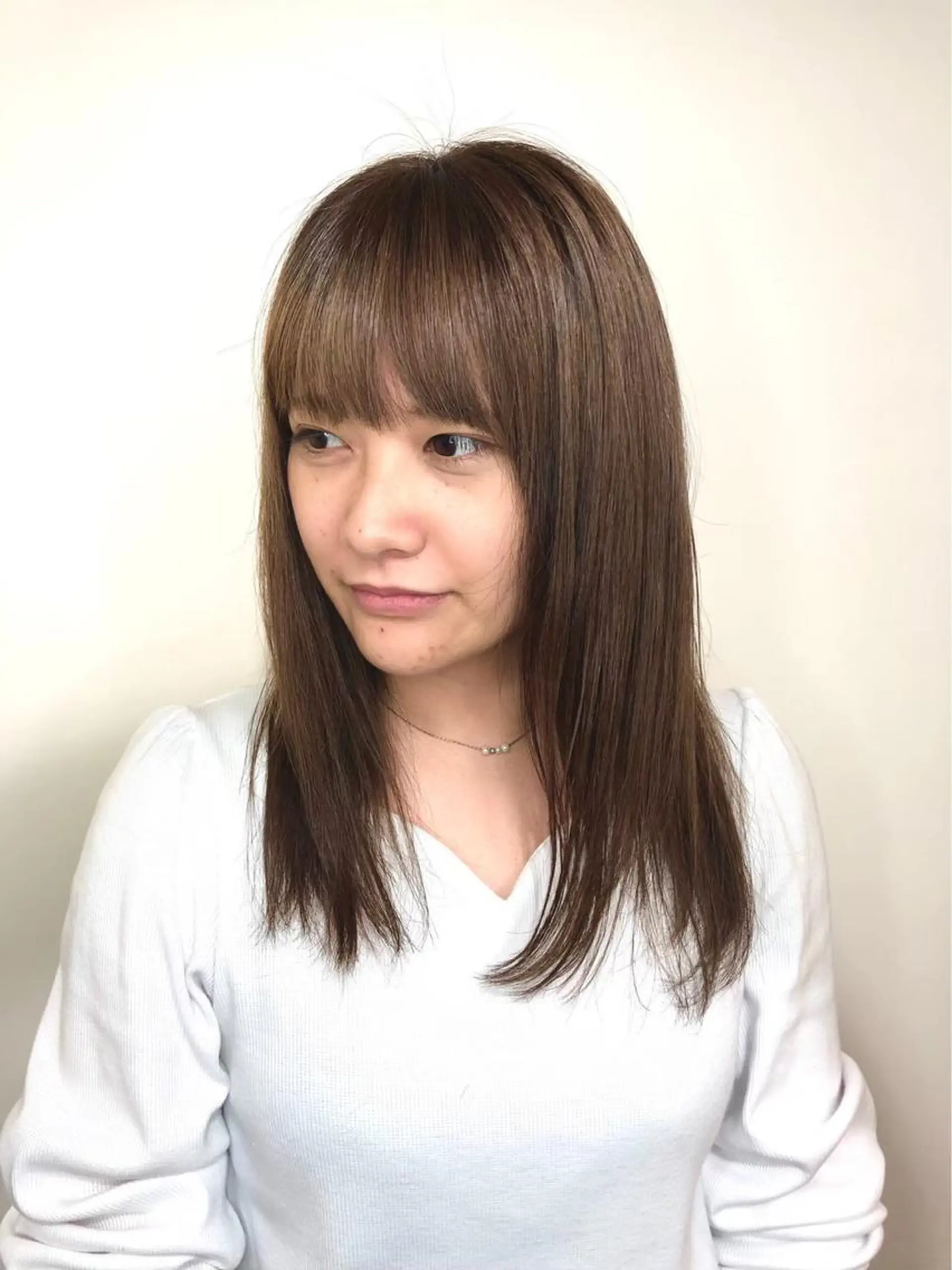 セミロング カラー ベージュカラー ブリーチ ブリーチなしカラー 小川 美奈のヘアスタイル