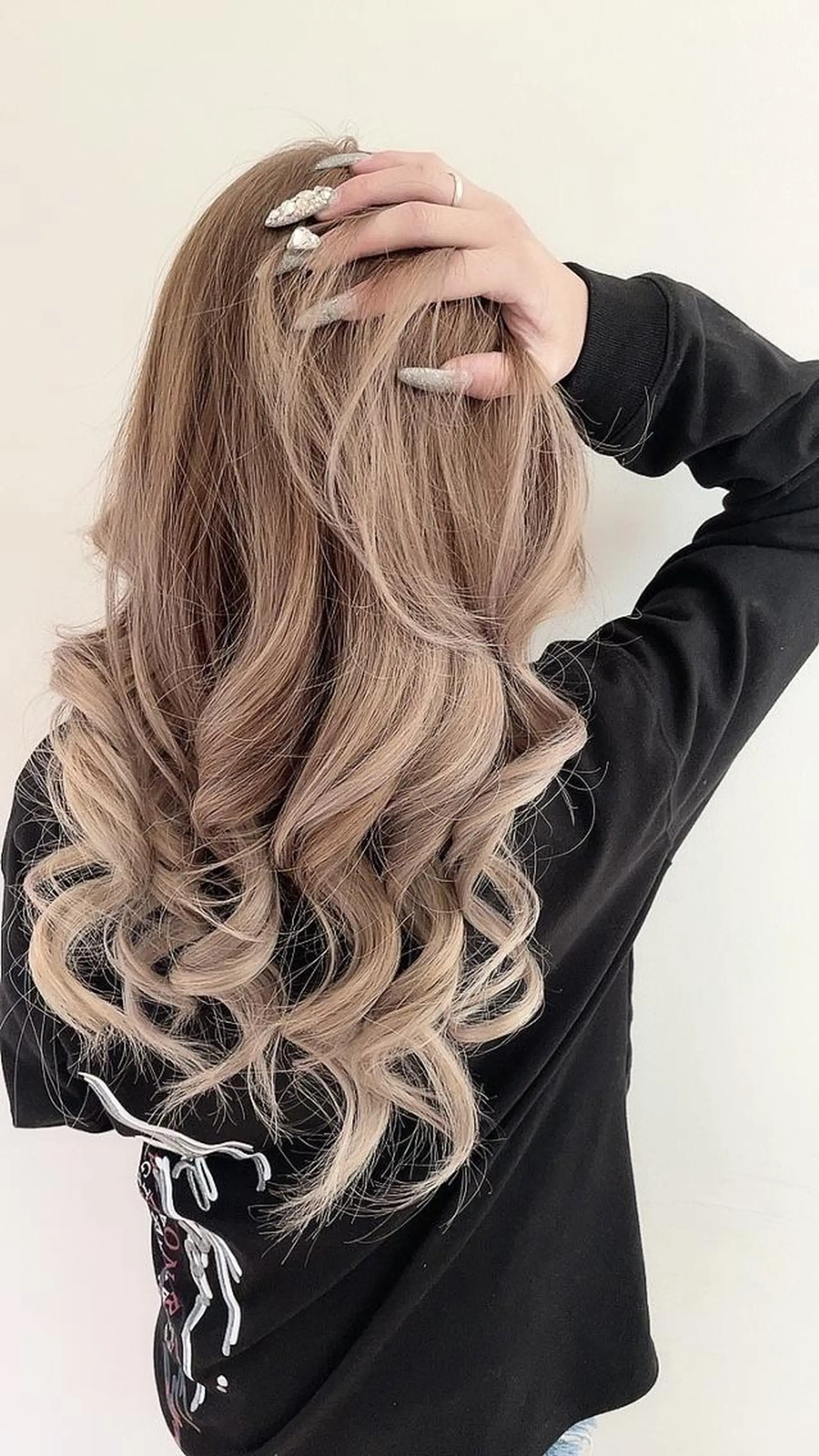 カラー ロング LuciA/エクステ カラーのヘアスタイル