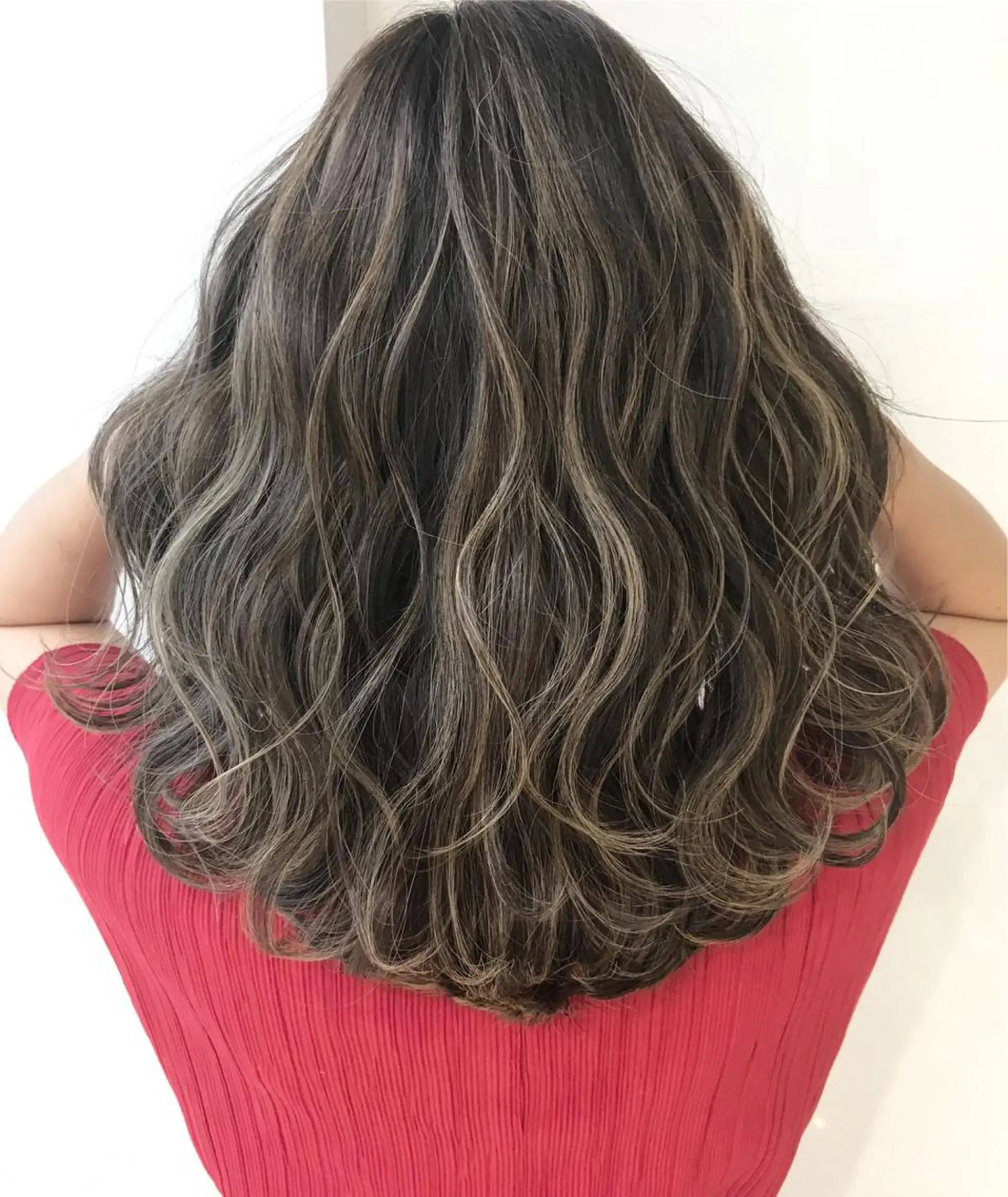 ミディアム カラー パーマ 【公式】amble luxe池袋東口🩷のヘアスタイル