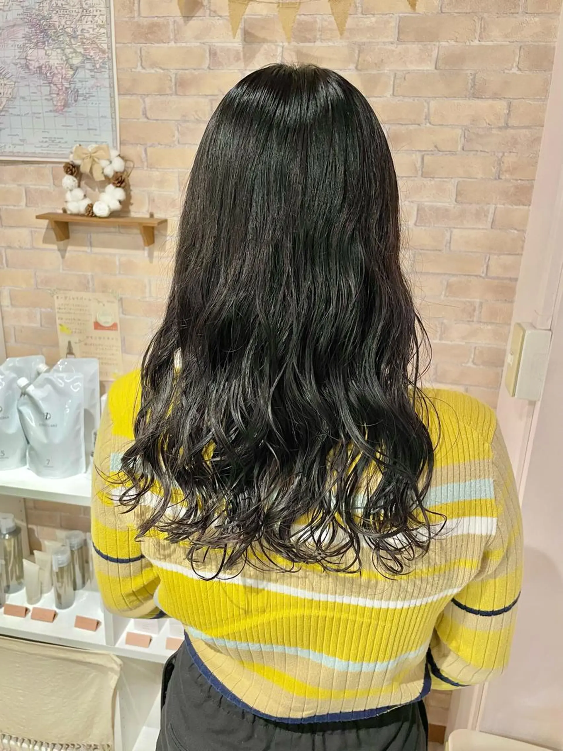 パーマ 西野 衣織のヘアスタイル