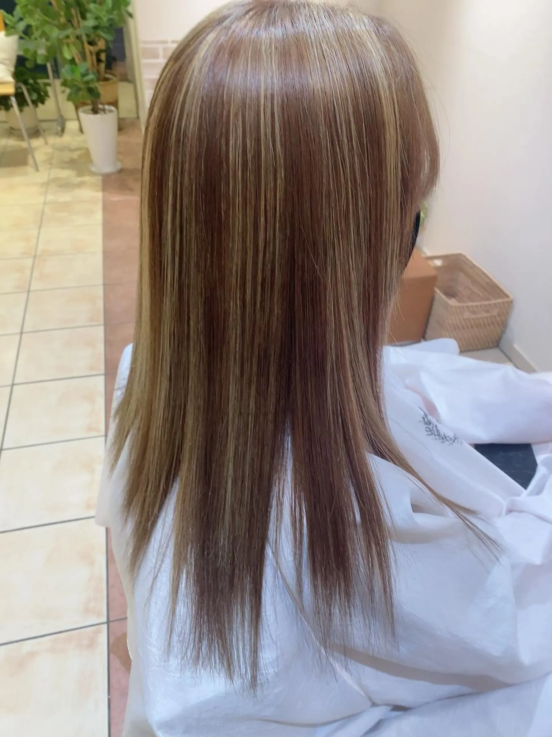 セミロング カラー 斎藤 彩香のヘアスタイル