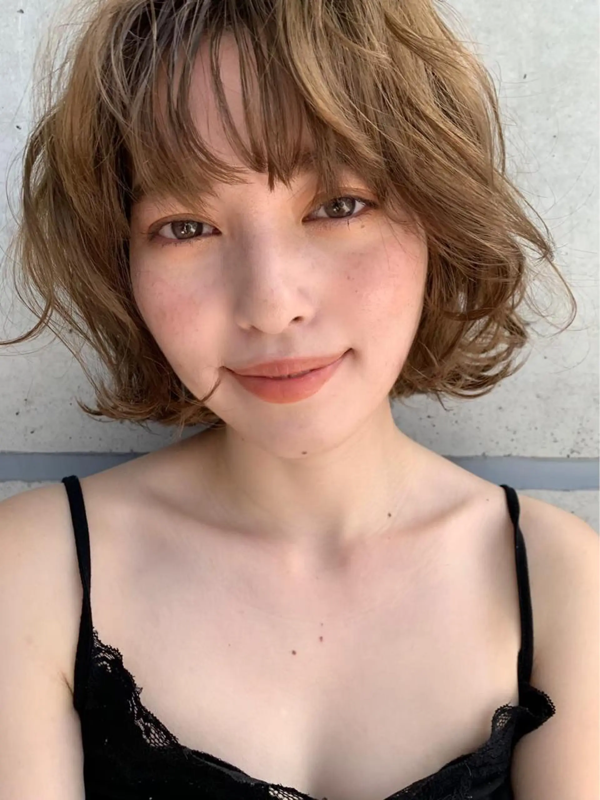 ショート カラー 赤み消し韓国ヘア レイヤー縮毛🤍渡邉のヘアスタイル