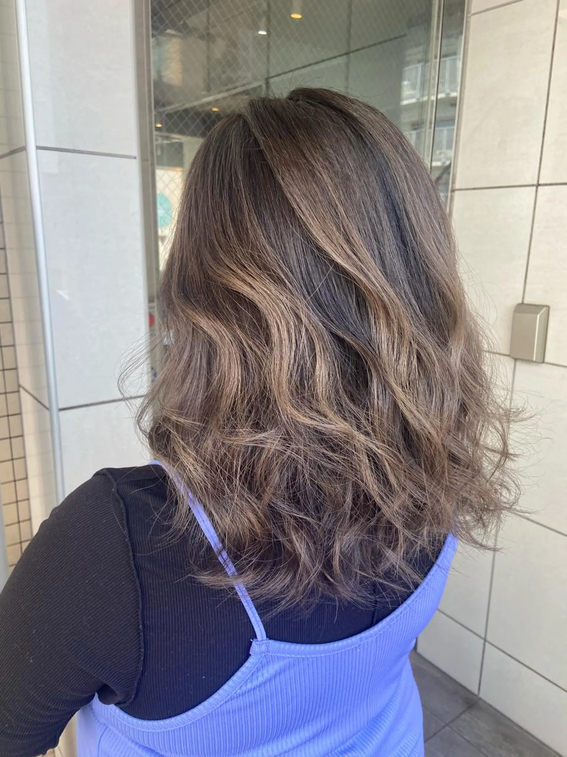 ミディアム カラー バレイヤージュ レイヤーカット ヘアカラー トリートメント 🧸プルエクステ❤︎ ネイルKAO🧸のヘアスタイル