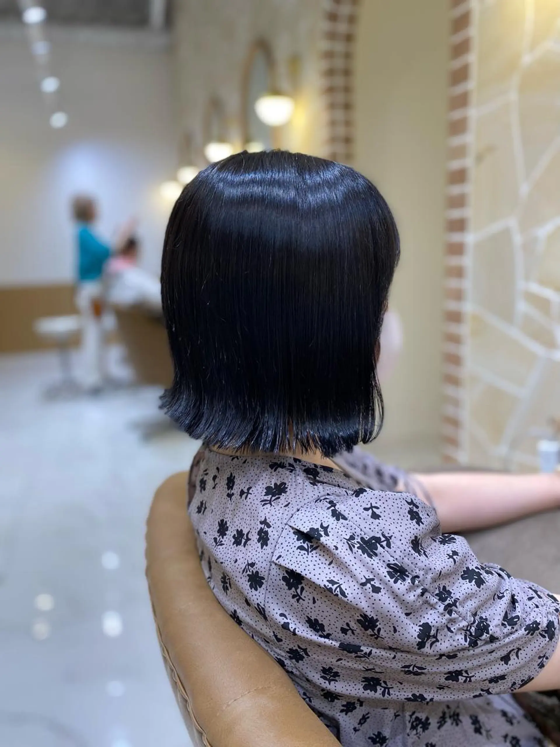 ショート カラー ボブ 外ハネヘア カット ヘアカラー トリートメント 坂井 茅聖のヘアスタイル