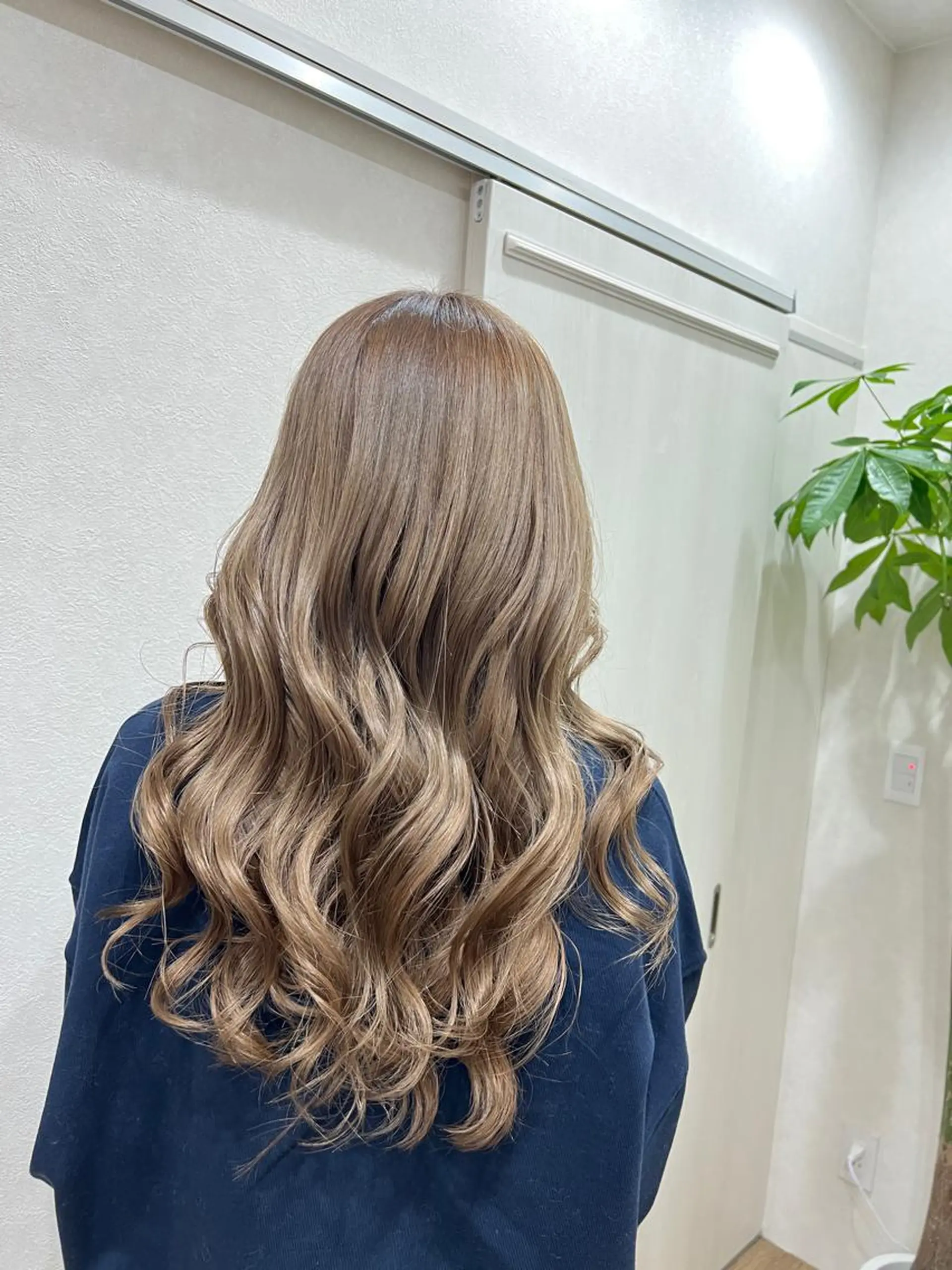 ロング カラー ベージュカラー ミルクティーベージュ 🍇おぐら めぐみ🍇のヘアスタイル