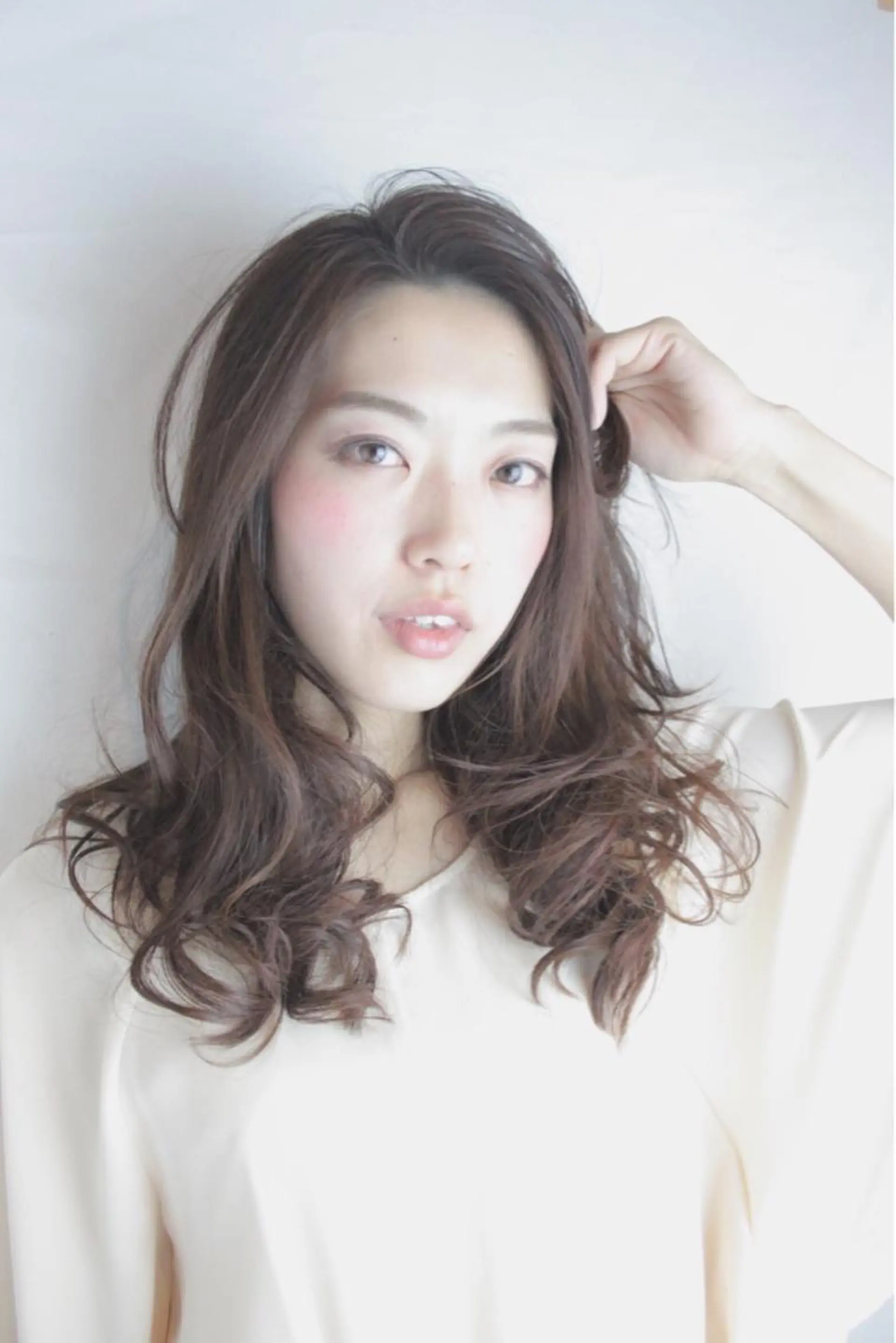 セミロング カット ヘアカラー H所属・H (エイチ) 烏丸御池店のヘアスタイル