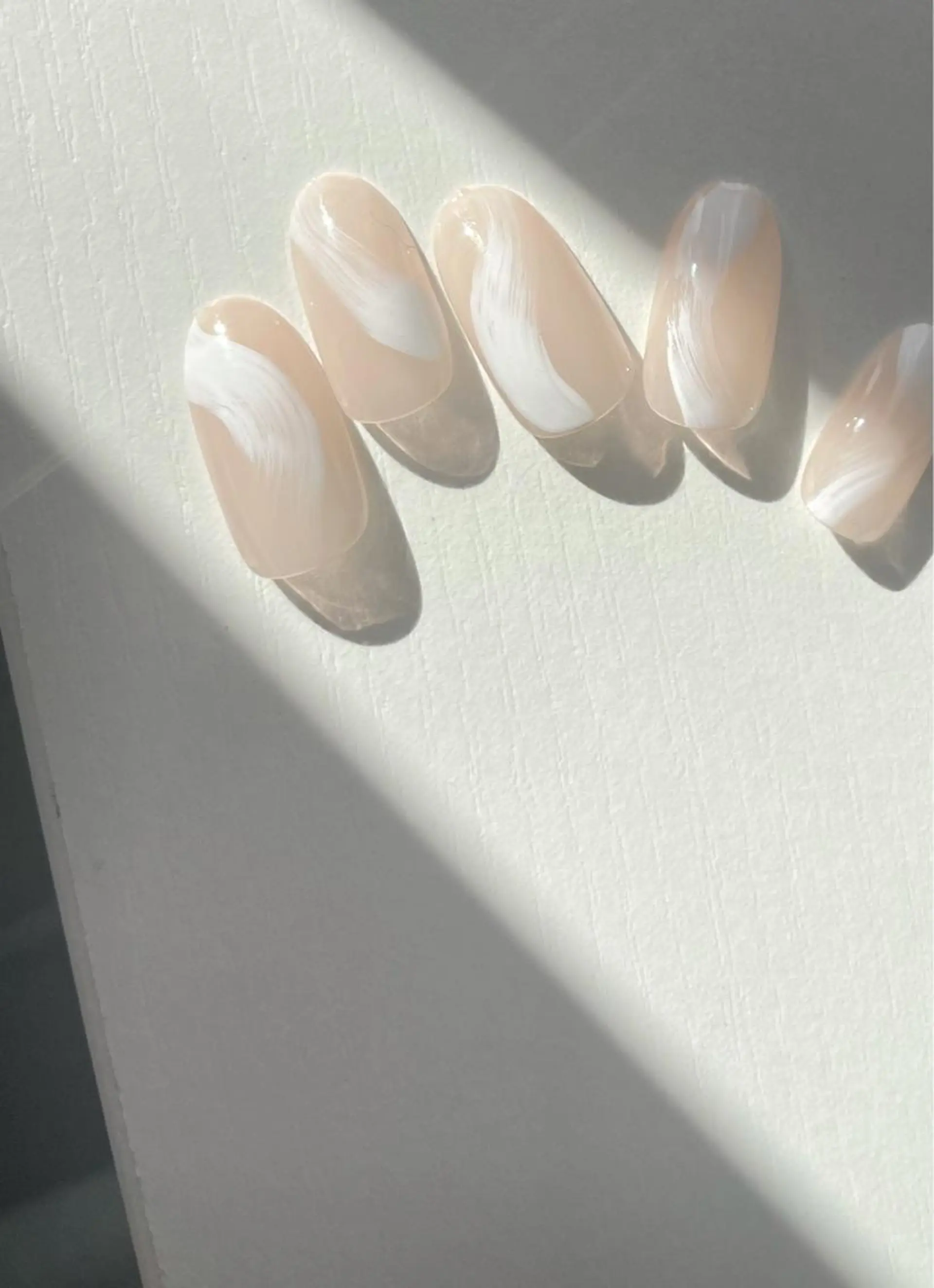 ネイル ニュアンスネイル ハンドネイル sis nail所属・sis nail 梅田　あい子のネイルデザイン